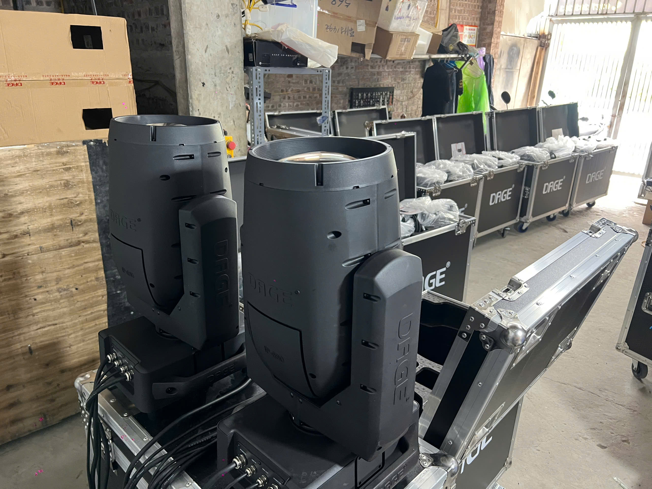 Tiếp tục 20 cây đèn IP-680 được bàn giao cho khách hàng sự kiện