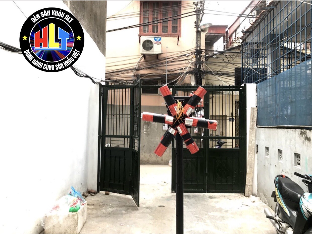 Máy Quay Tạo Hoa Cho Pháo Điện