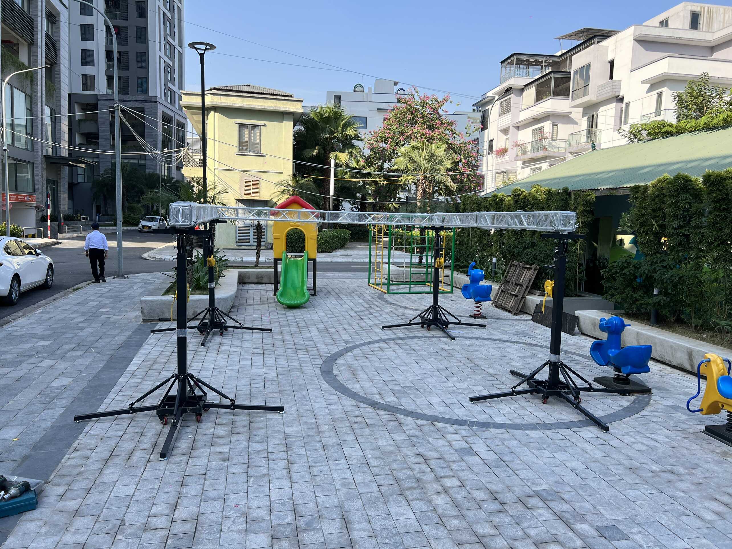 Combo Gía Treo Đèn Sân Khấu Ngoài Trời