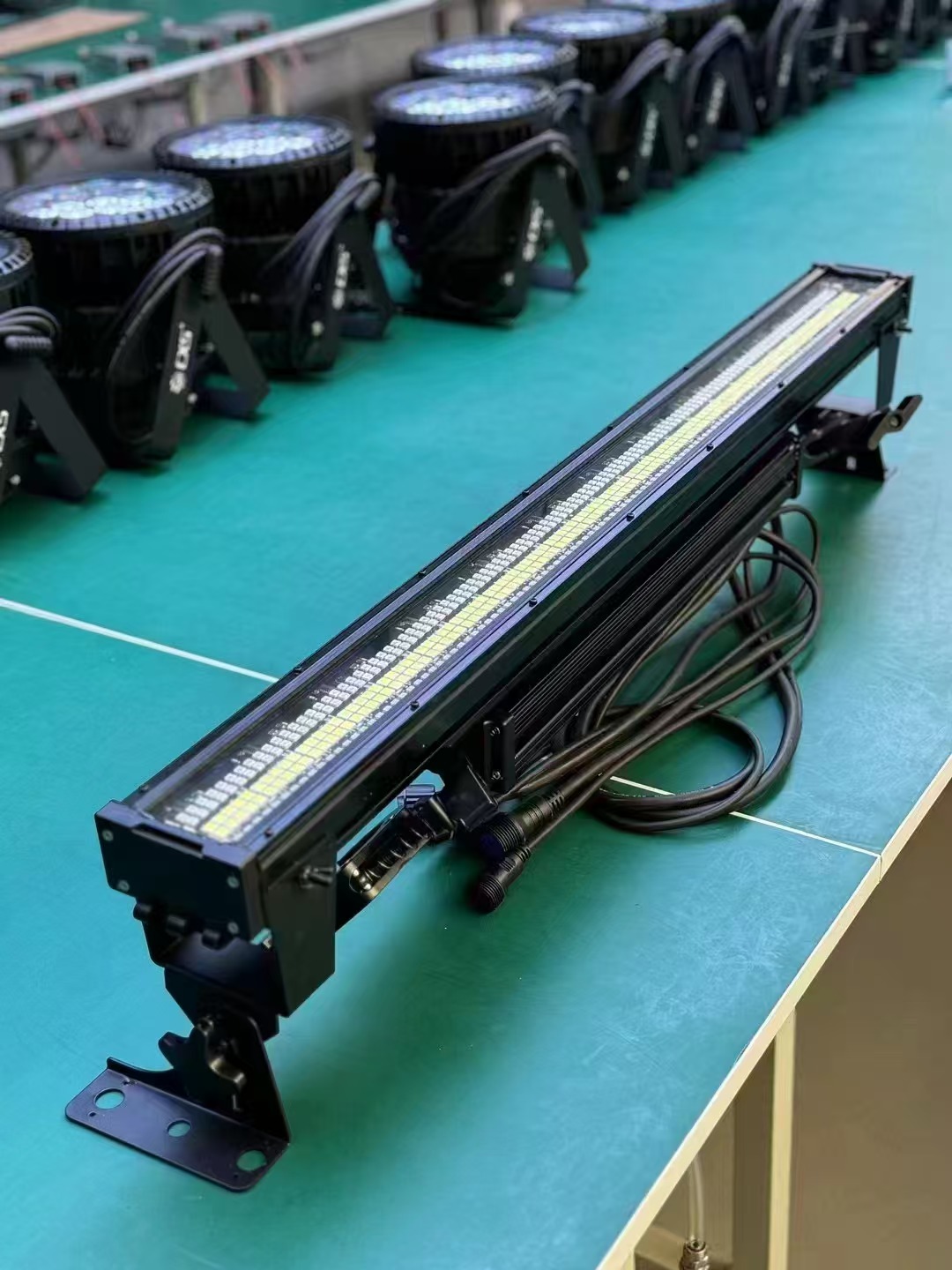 Đèn LED Strobe Thanh Chống Nước ST400 - IP65 | M-Lighting