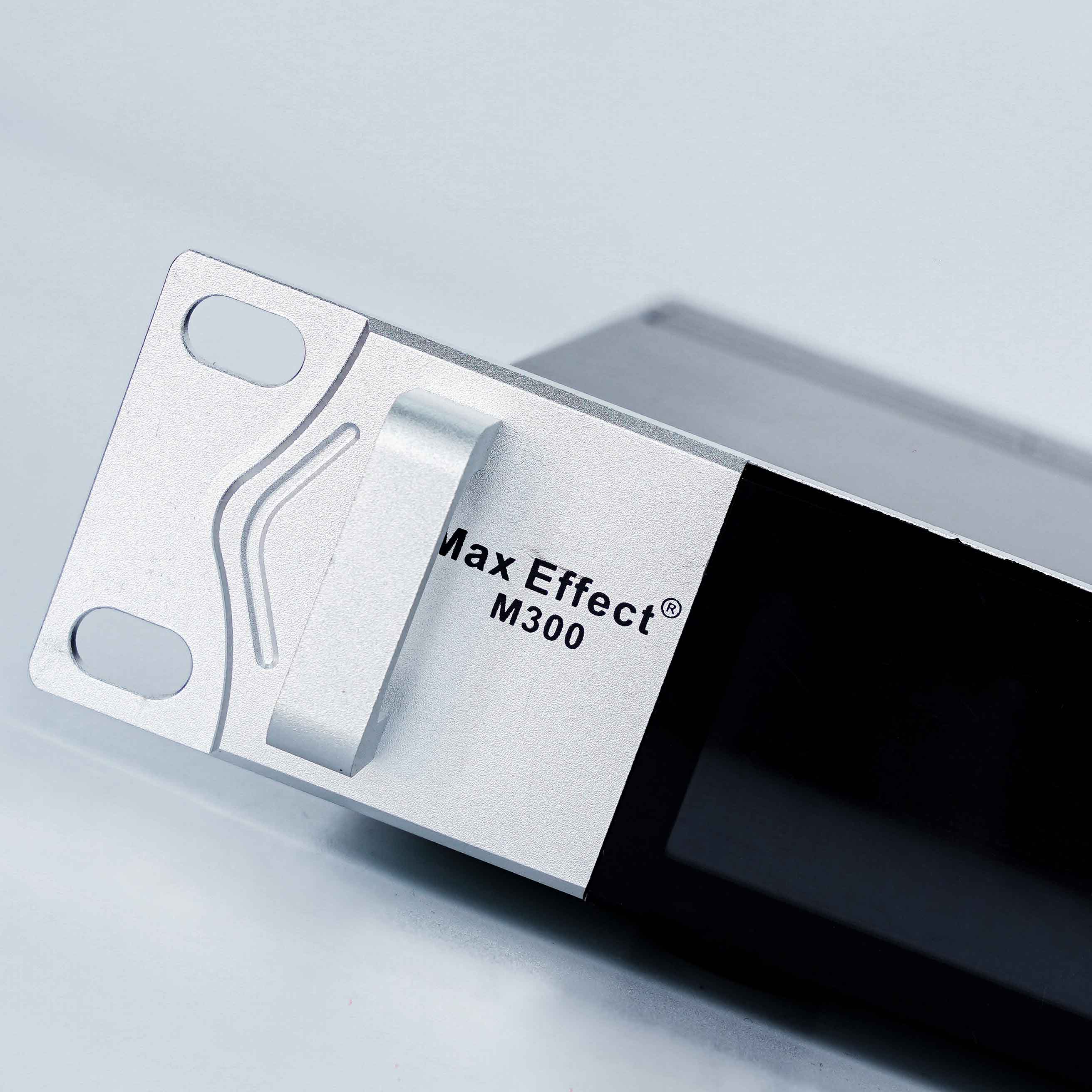 Micro M300 Sự Kiện