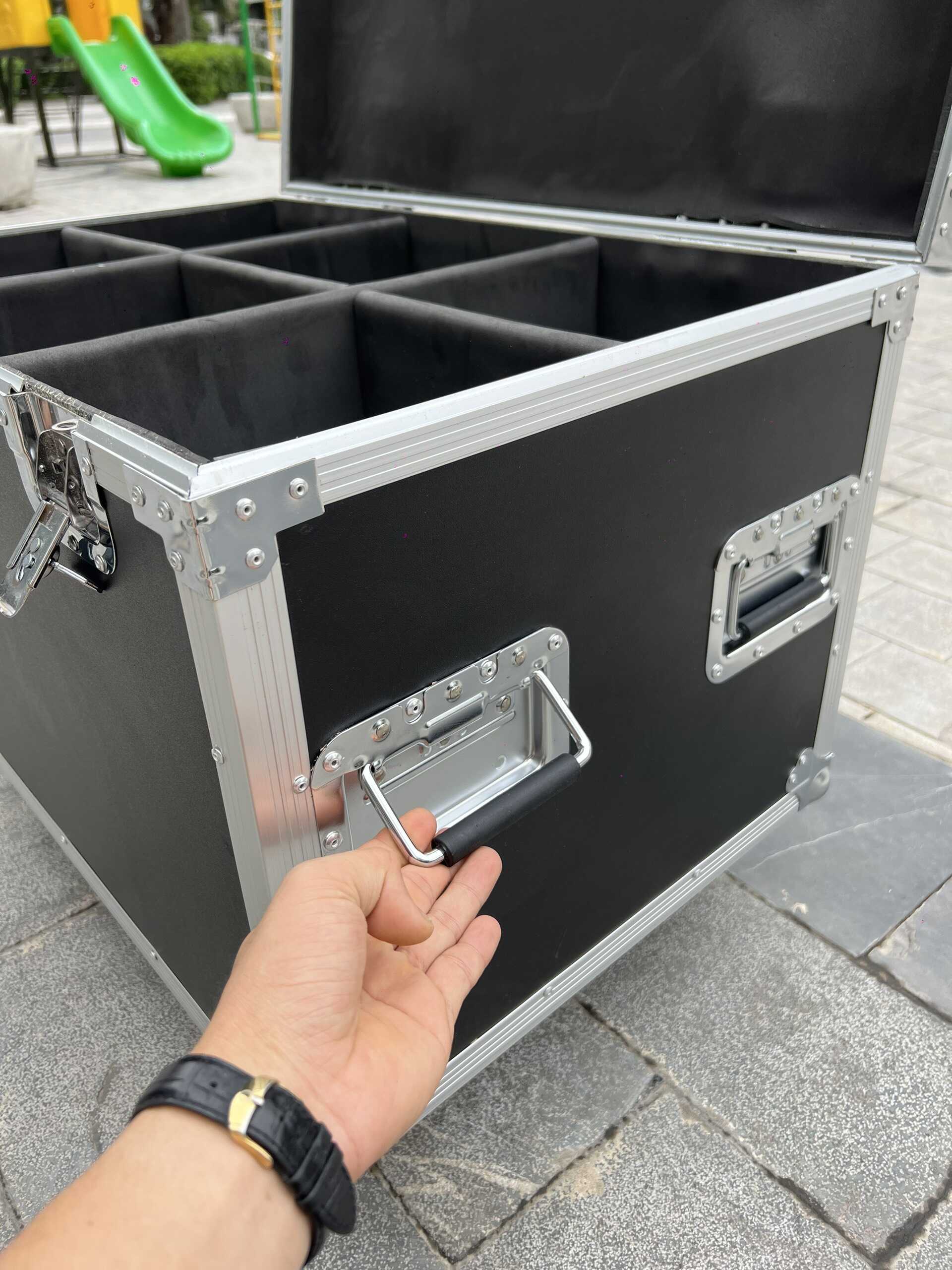 Tủ Gỗ 6 Ngăn Đựng Đèn Moving 100w