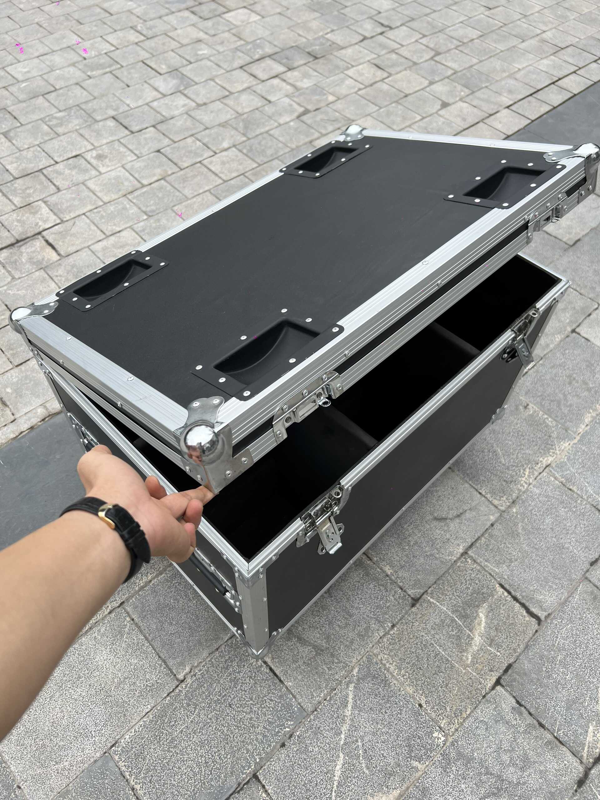 Tủ Gỗ 6 Ngăn Đựng Đèn Moving 100w