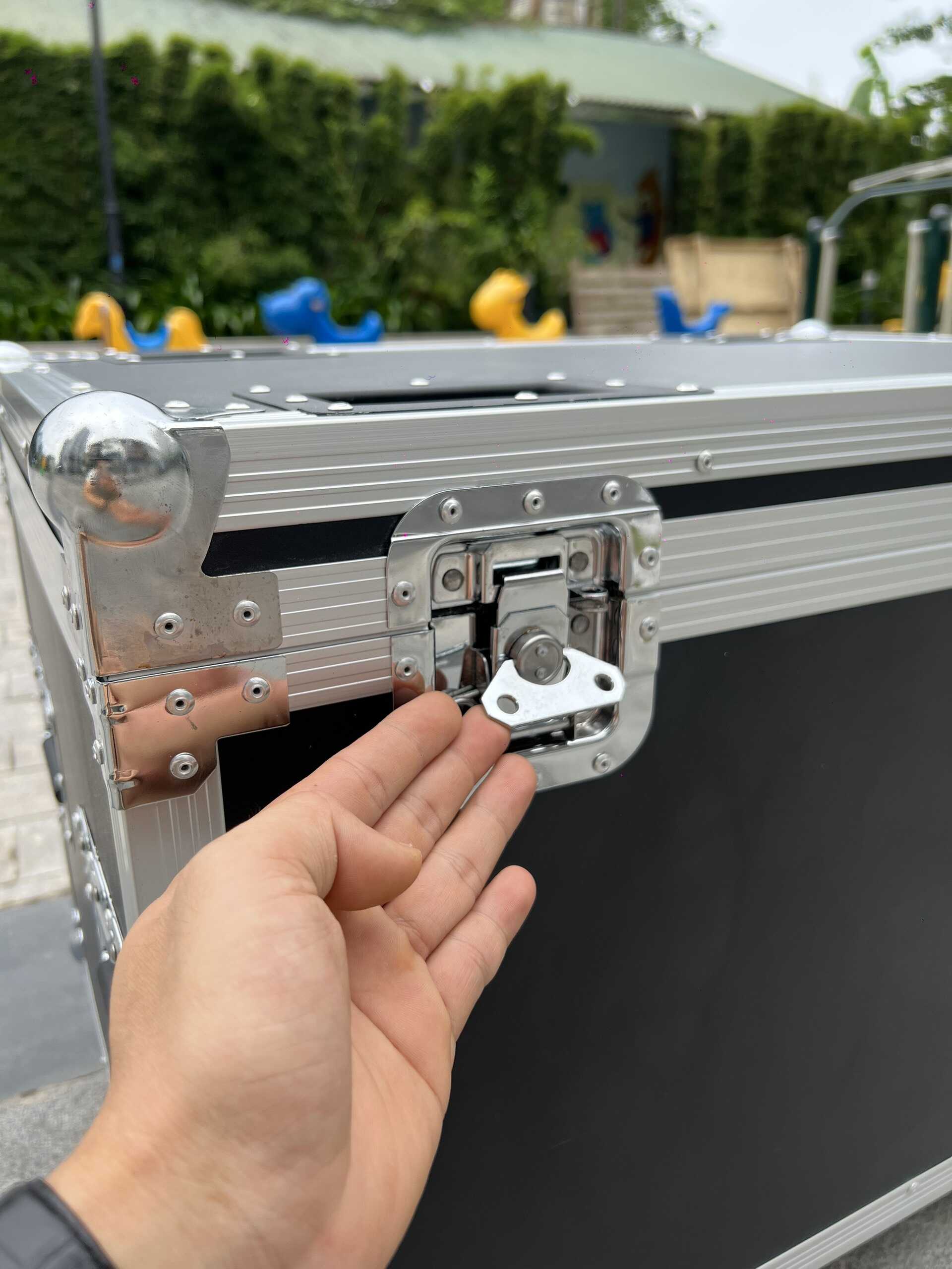 Tủ Gỗ 6 Ngăn Đựng Đèn Moving 150w