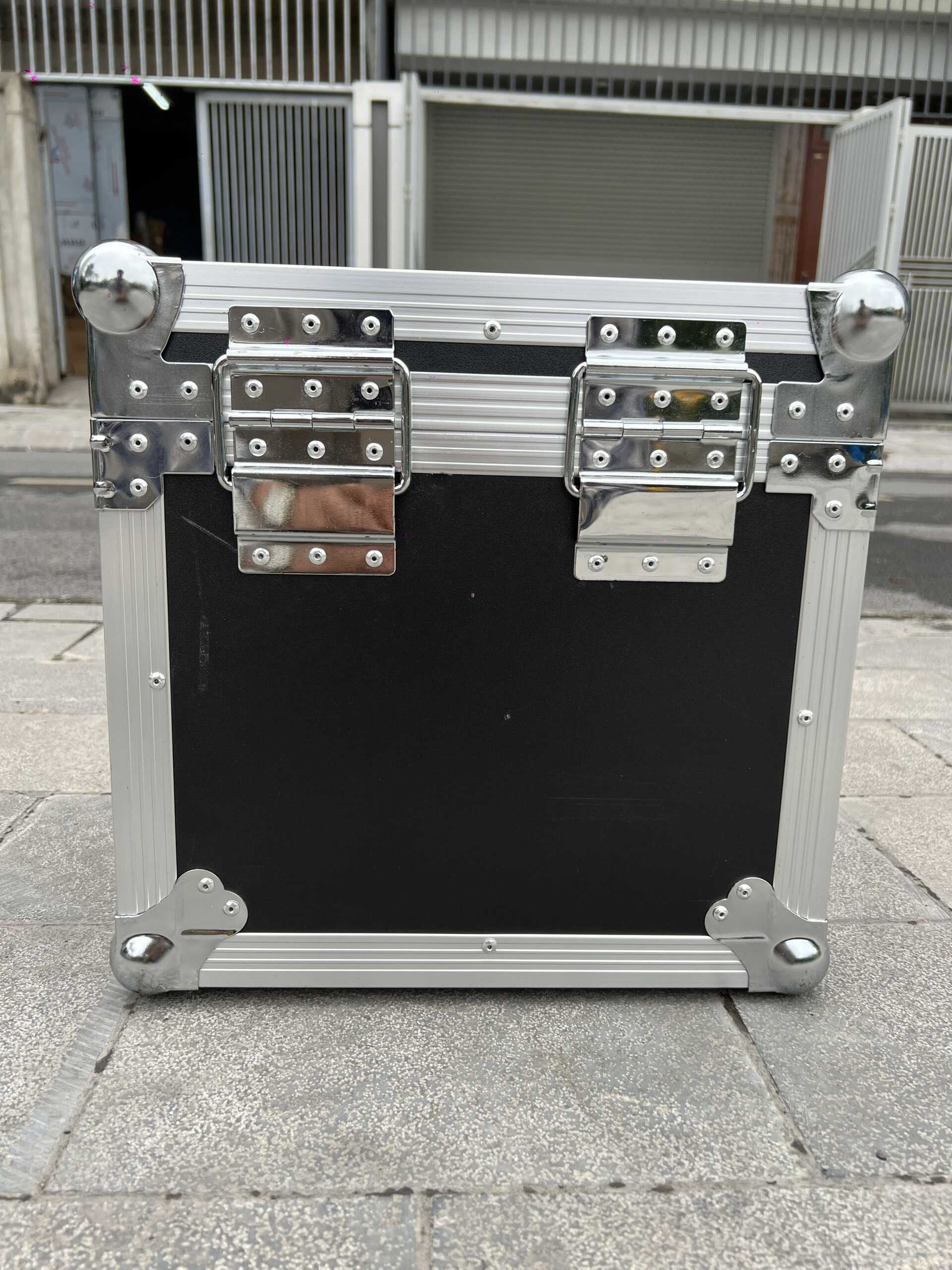 Tủ Đựng 12 Tay Micro Sự kiện