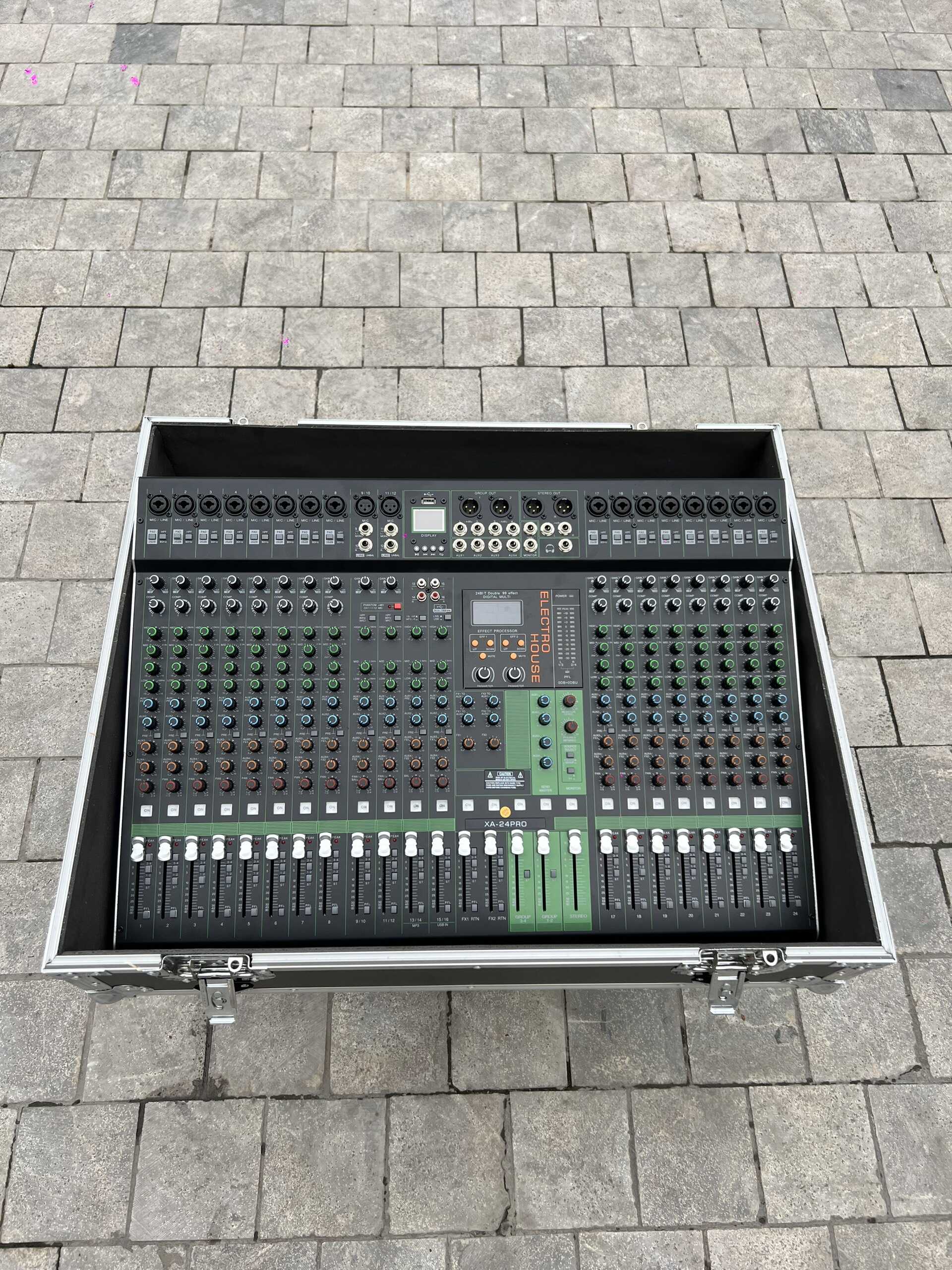 Tủ Gỗ Đựng Bàn Mixer Xa-24pro