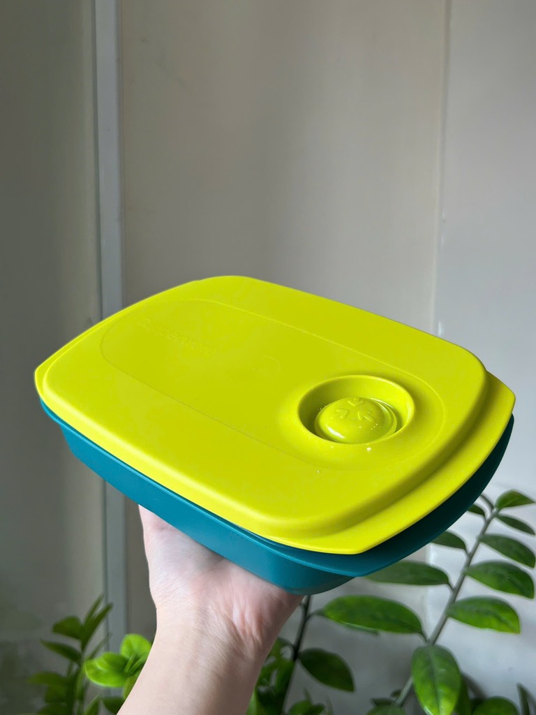 Hộp Cơm Tupperware 1L - 3 Ngăn quay LVS - Màu xanh cốm - Tupperware Malaysia Chính Hãng
