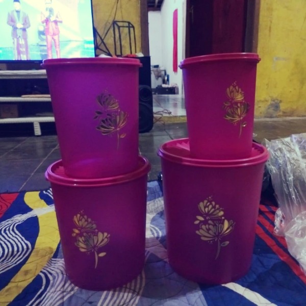Tupmalay Set Hộp Hình Trụ Khô One Touch Có Hình Giữa Thân (01 Set)