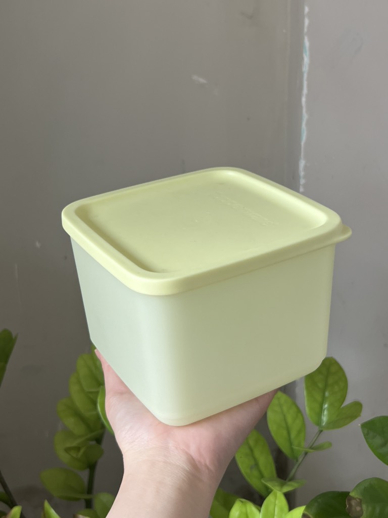 Hộp Trữ Mát Tupperware Medium Square Round 1L