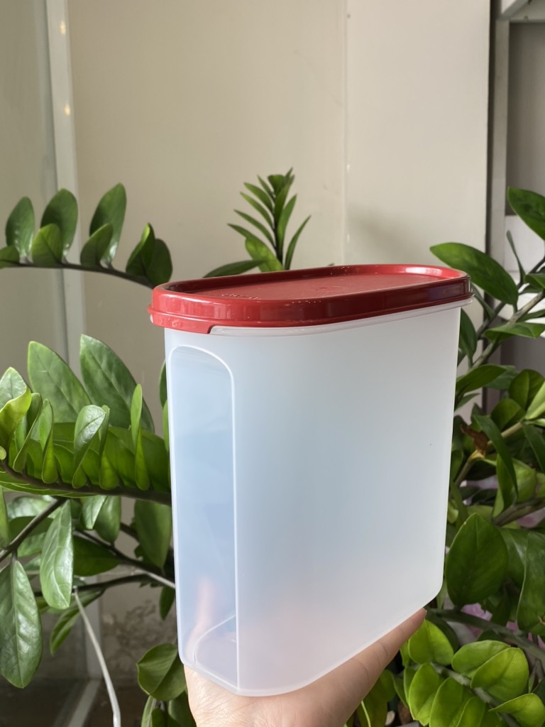 Hộp Tupperware khô 1.7 lit - nắp đỏ