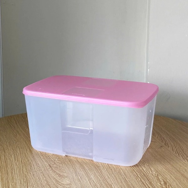 Hộp Tupperware Trữ Đông 2.3L - Nắp Hồng