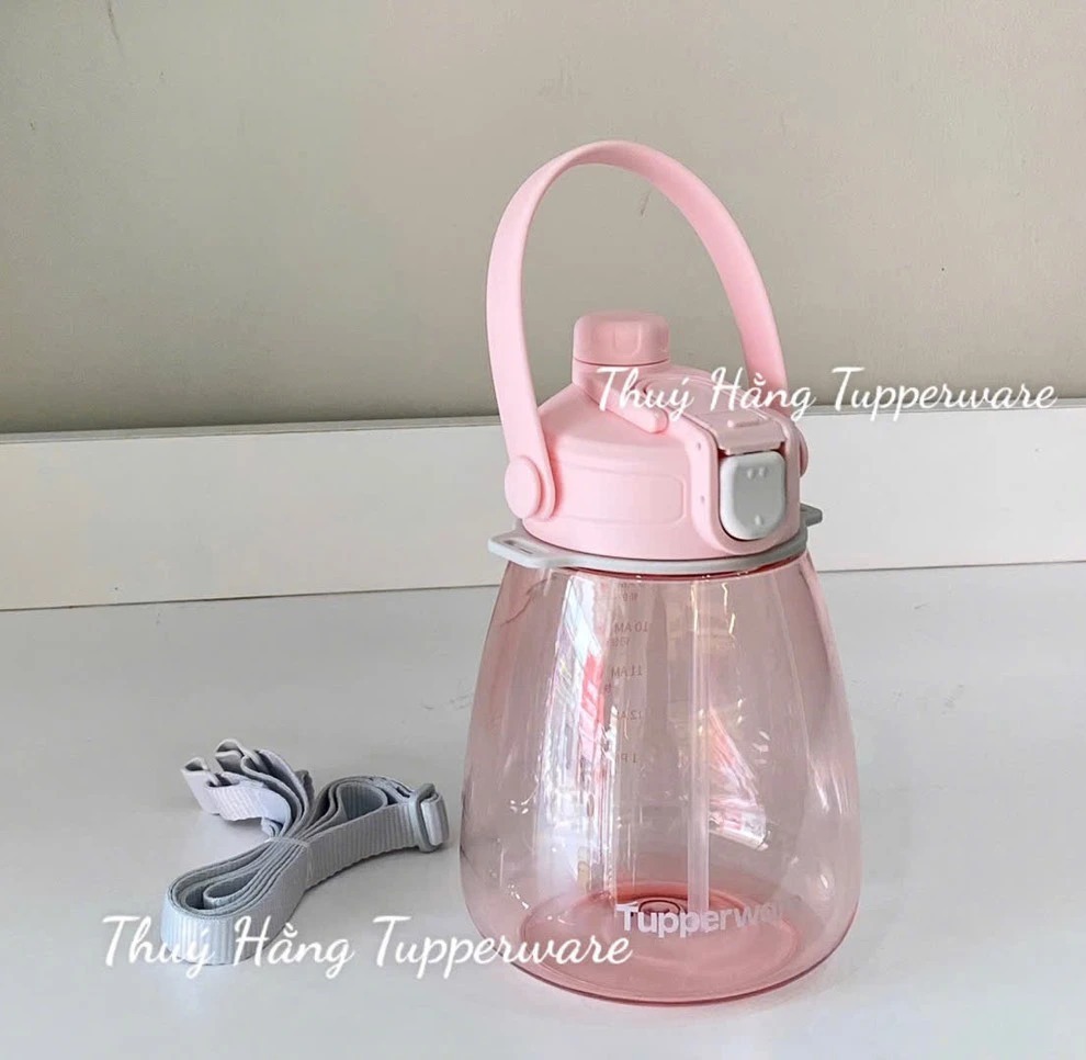 Bình Nước 1.1L Có Quai Tupperware
