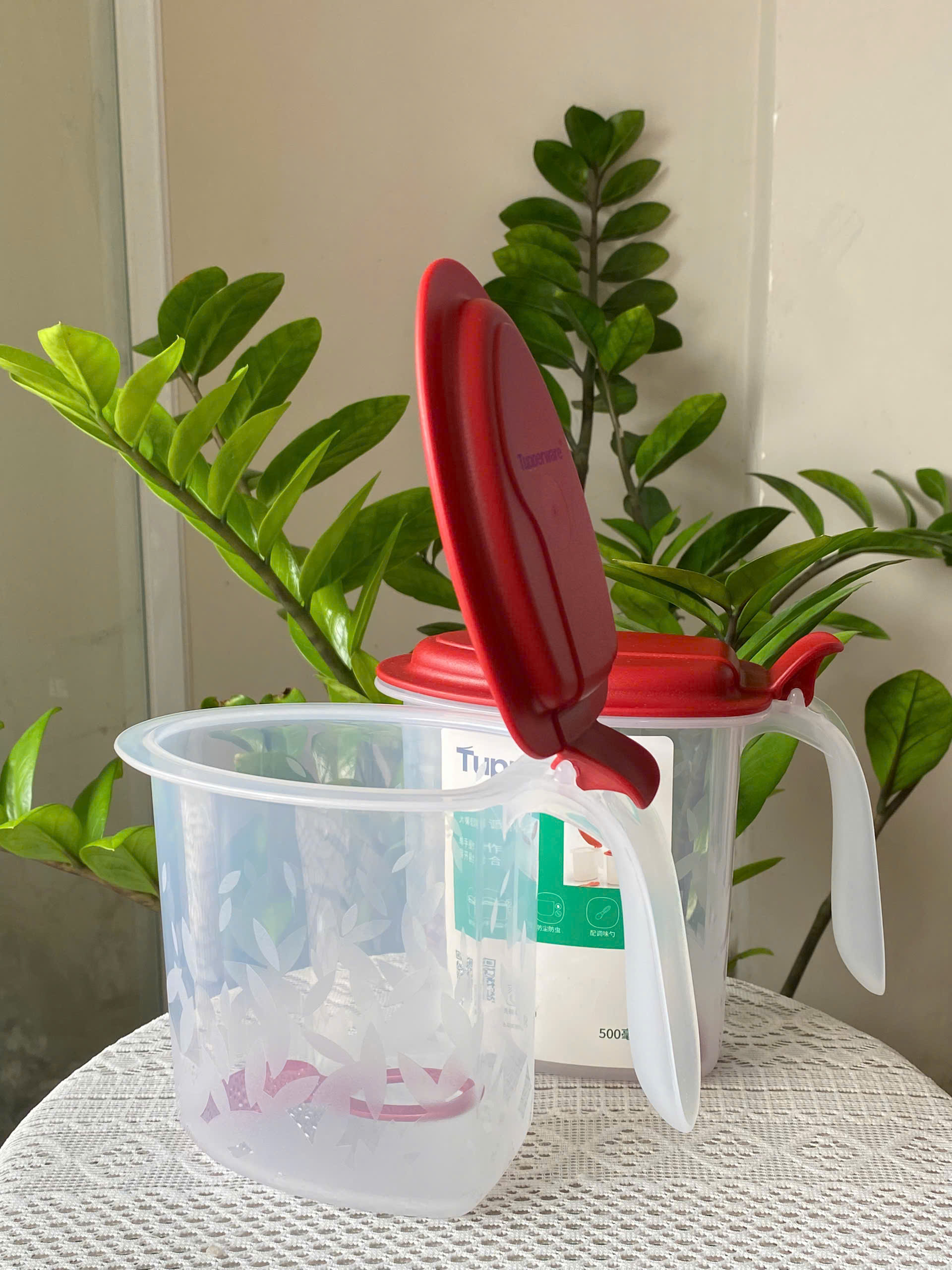 Tuptrung - Hộp Gia Vị Có Muỗng Nắp Bật 500ml Tupperware Salt N Spice (01 Hộp)