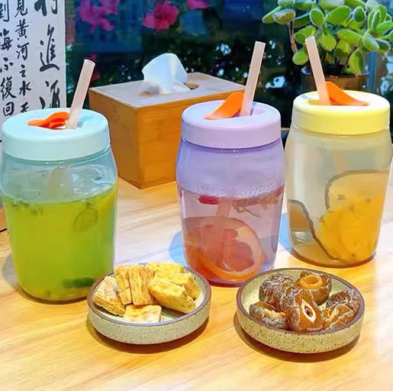 Hộp Jar 550ml có ống hút -màu mới