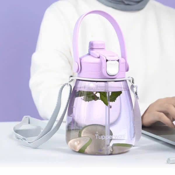 Bình Nước 1.1L Có Quai Tupperware