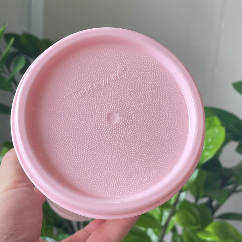 Hộp Tupperware khô mát tròn 1.1L - full hồng