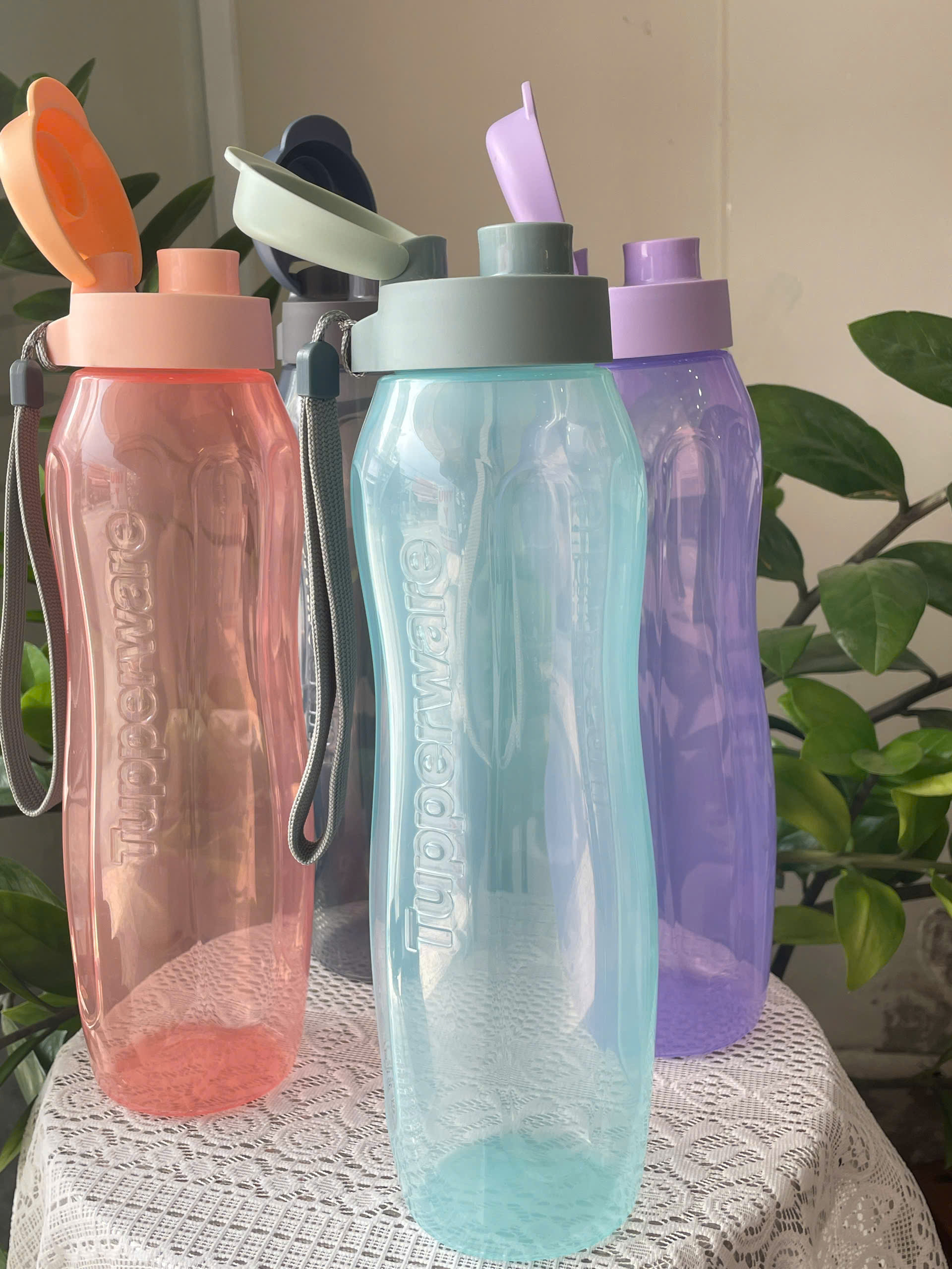 Bình Nước Tupperware Eco 1L Màu Xanh