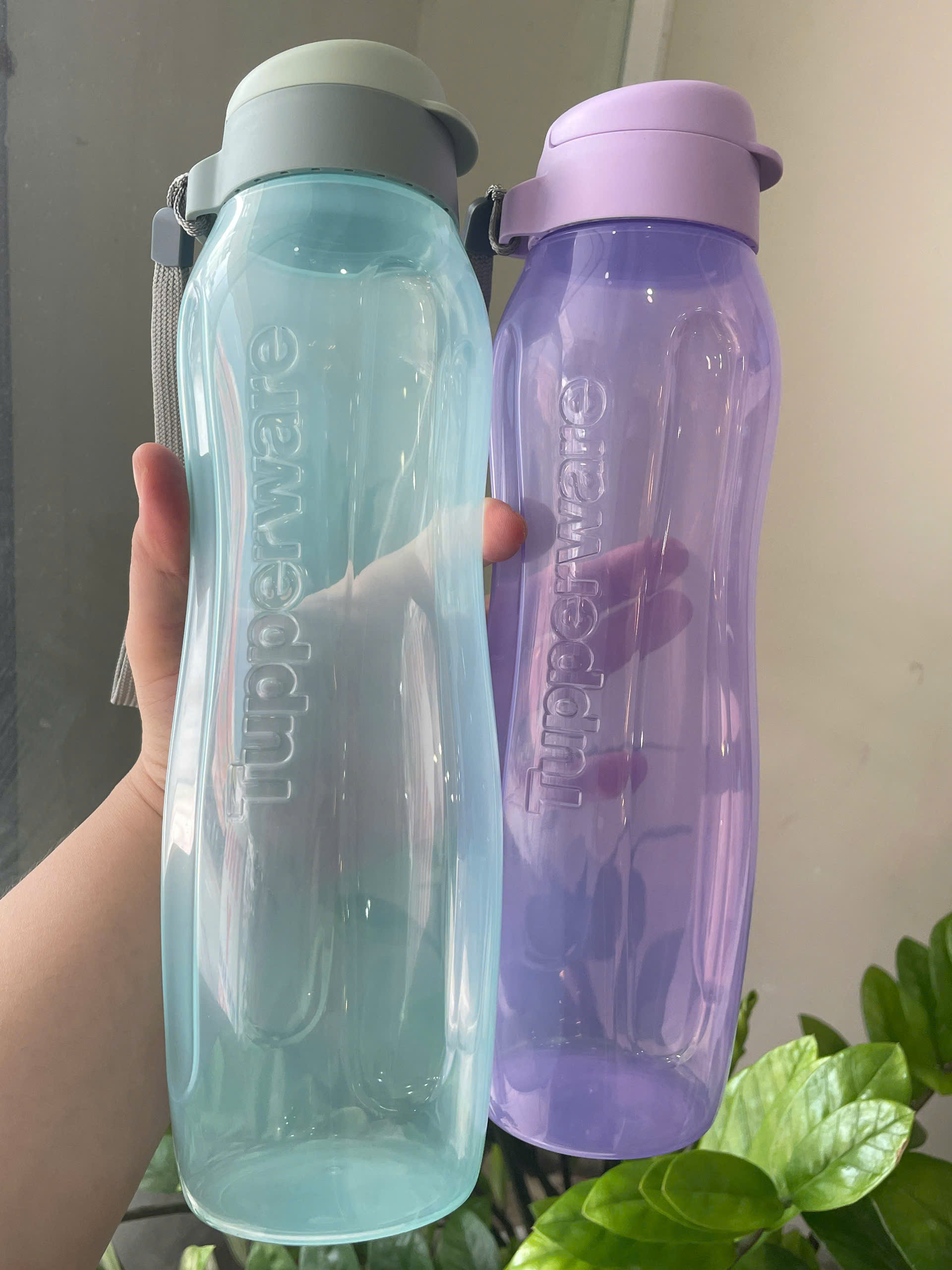 Bình Nước Tupperware Eco 1L Màu Xanh