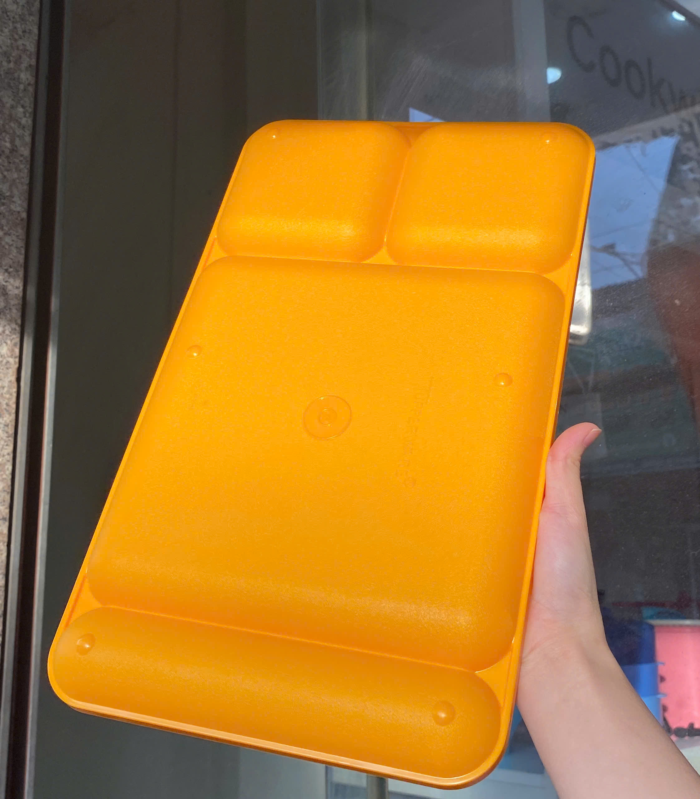 Tupmalay - Khay đựng thực phẩm chia 4 ngăn - Vintage Tupperware 1535 Divided Trays