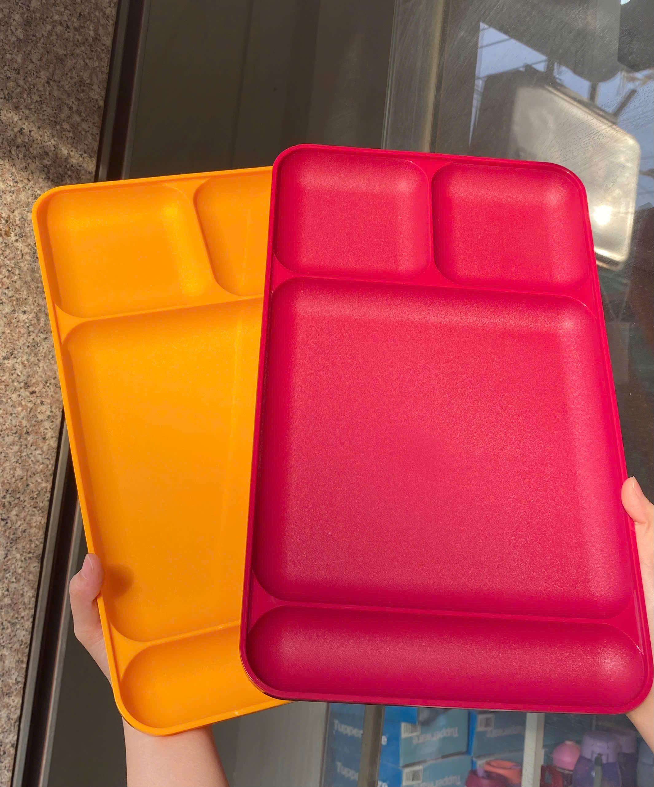 Tupmalay - Khay đựng thực phẩm chia 4 ngăn - Vintage Tupperware 1535 Divided Trays