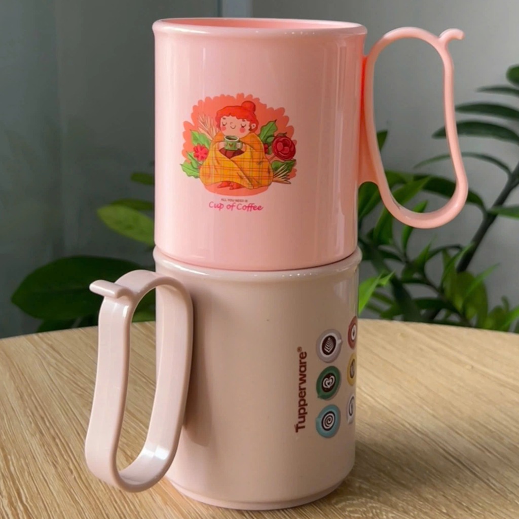 Ca / Ly Uống Nước Nhựa Cứng 280ml Có Quai - Hình Linh Vật - Tupmalay