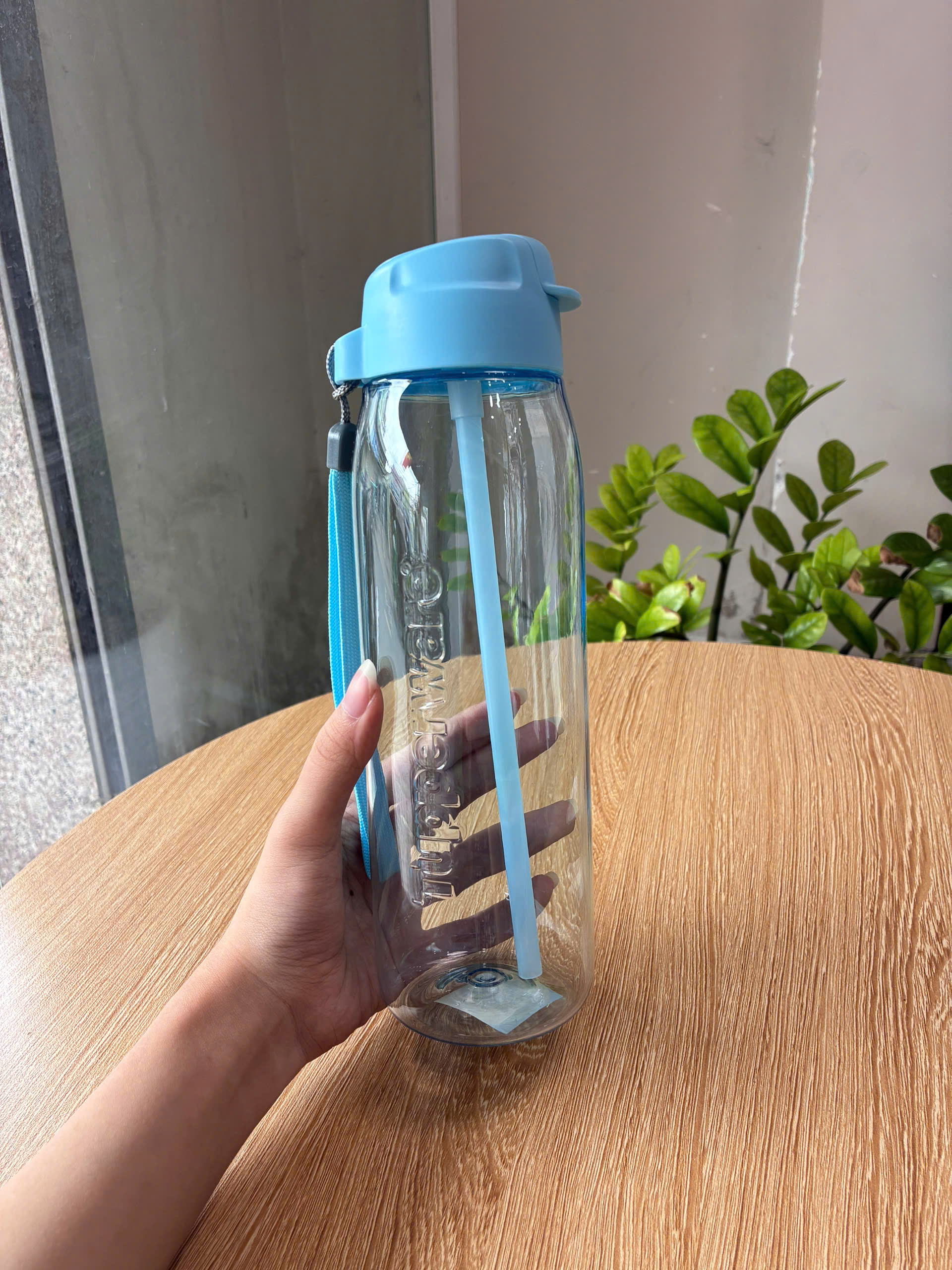 Bình Nước Tupperware Lohas Flask 750ml Có Ống Hút