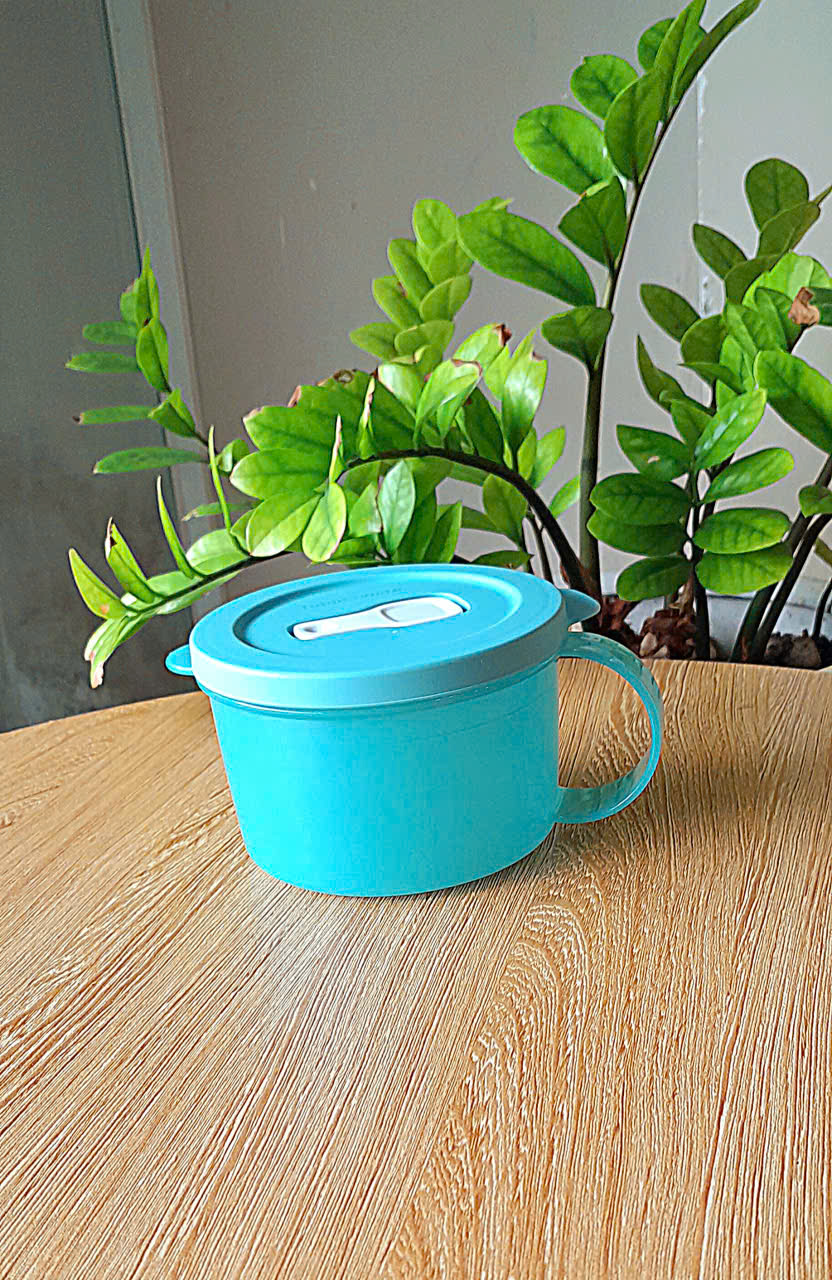 Hộp Đựng LVS Tupperware Crystal Wave Mug 460ml - Có Nút Thở Dạng Cốc, Có Quai - Tupperware Trung Chính Hãng
