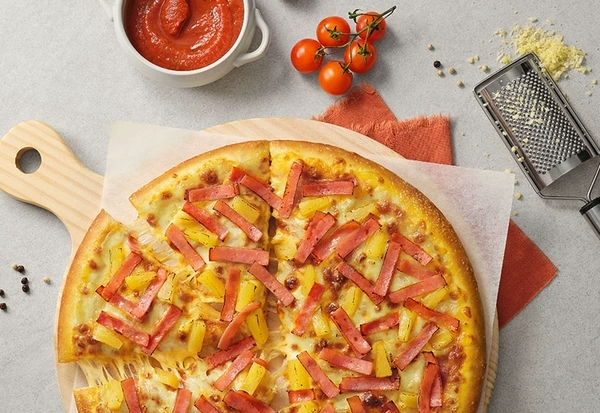 Pizza Hawaiian ( Pizza với Thịt Ham và Dứa)
