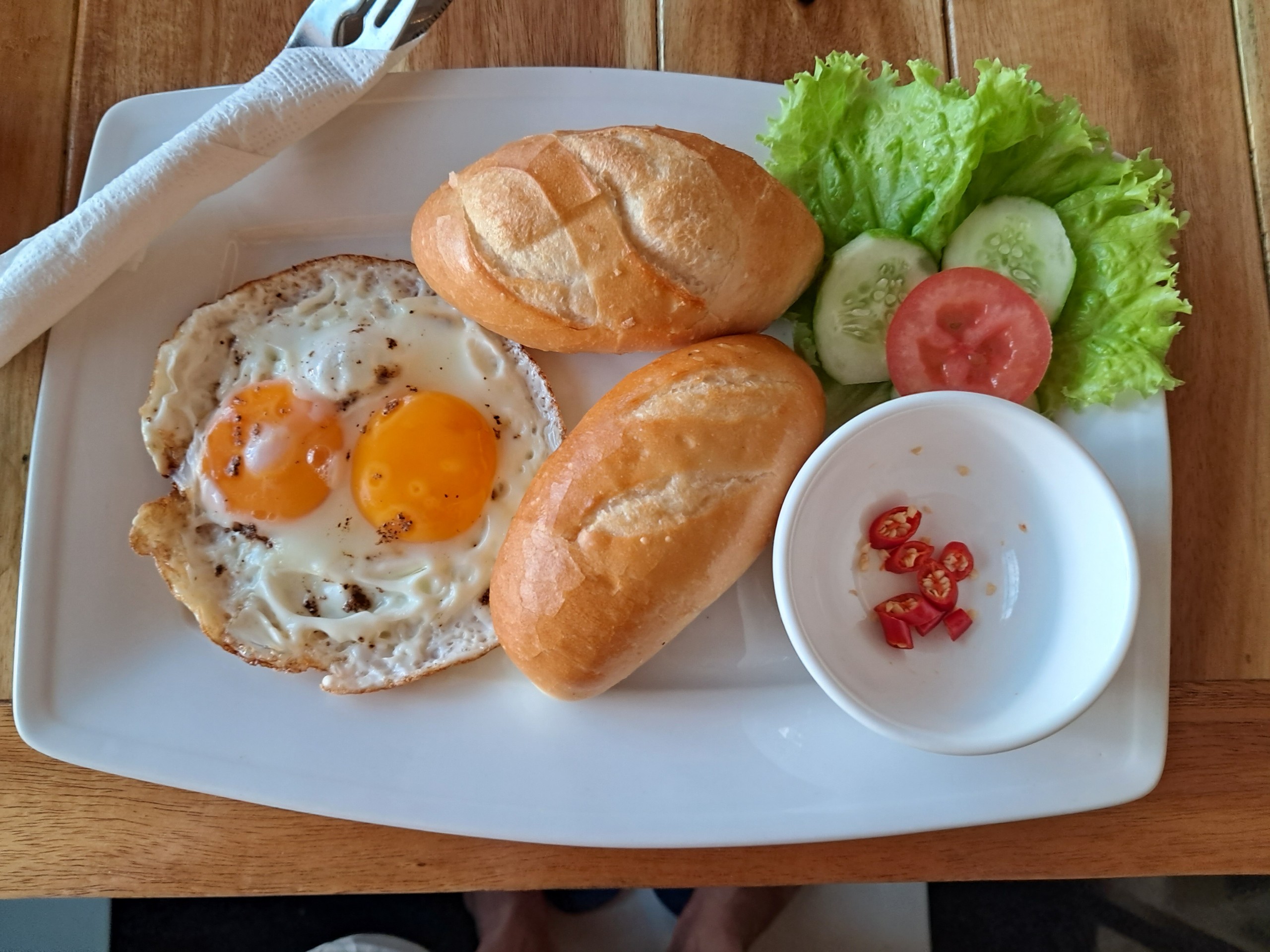 Bánh mì ốp la 2 trứng 2 fried eggs & bread