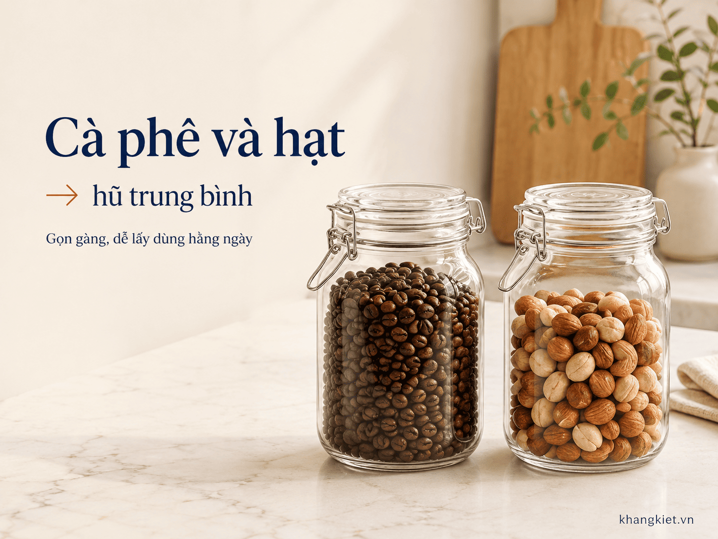 Hũ thủy tinh đựng cà phê và ngũ cốc
