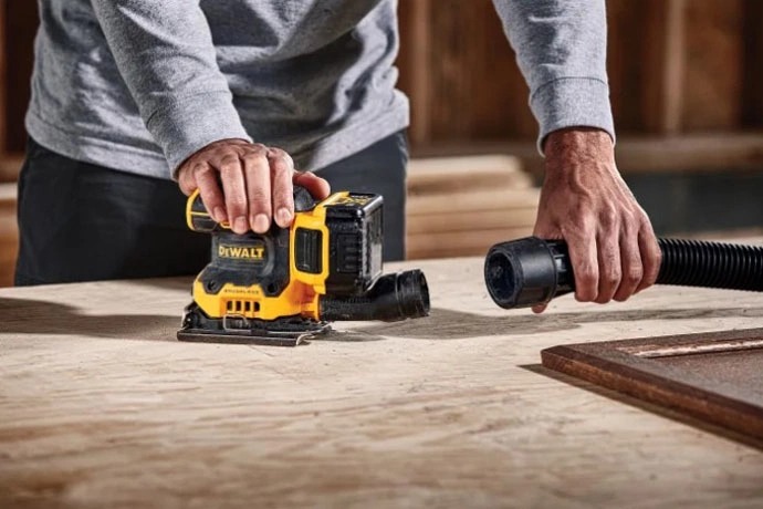 DEWALT công bố Máy chà nhám tờ 20V MAX * XR 1/4