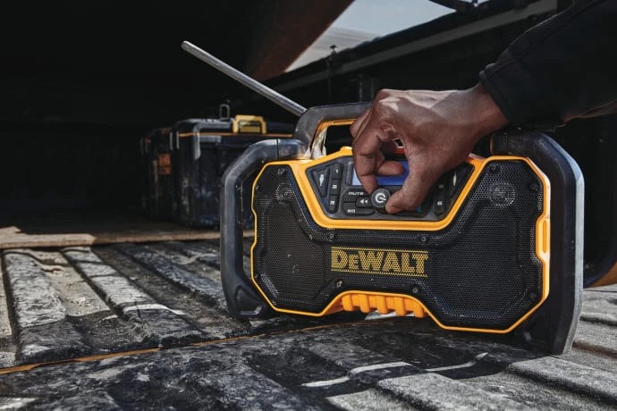 DEWALT công bố hai sản phẩm mới: Bluetooth Radio và Task Light