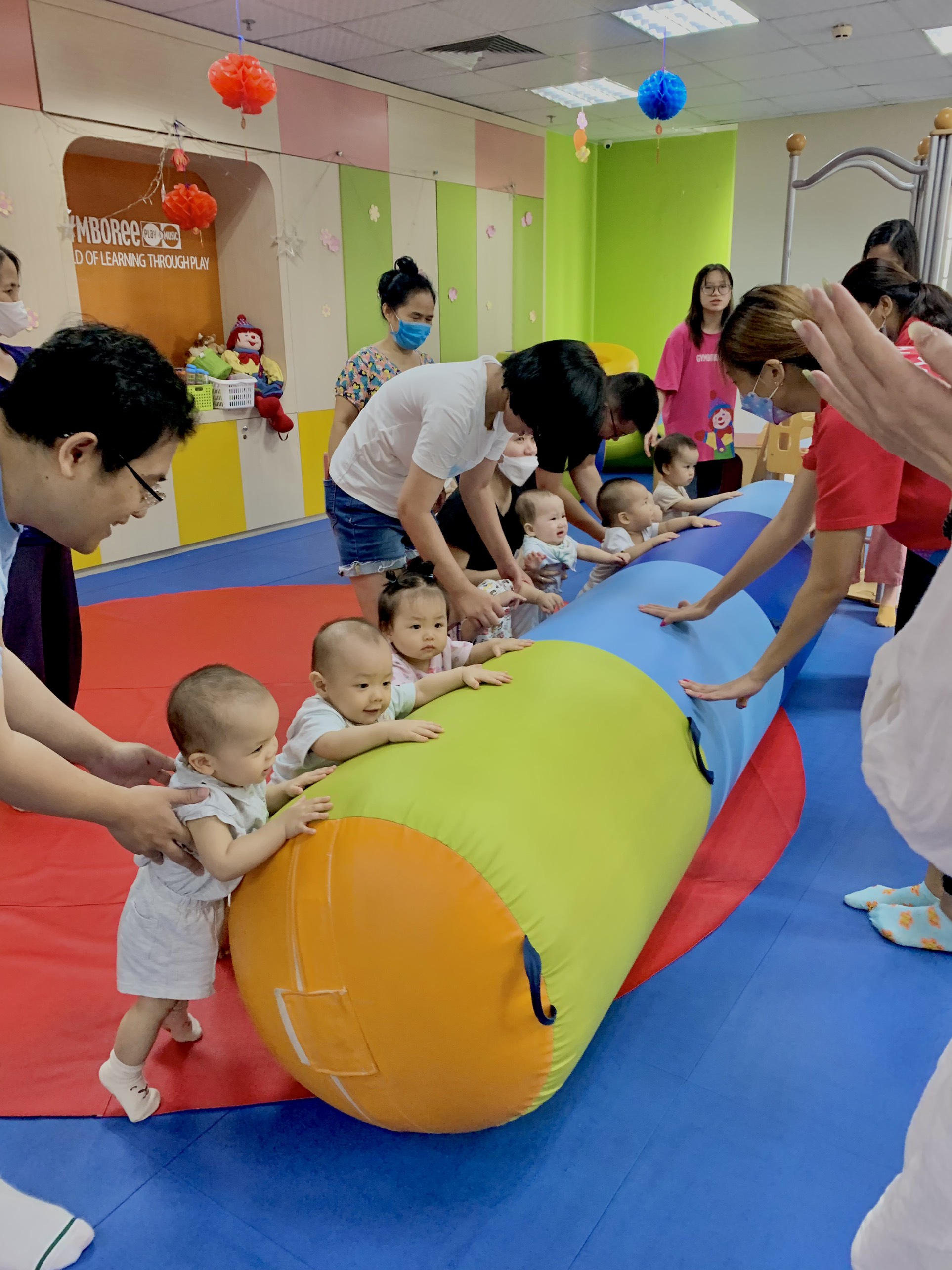 Sự phát triển giác quan thính giác của trẻ Sự phát triển giác quan thính giác của trẻ