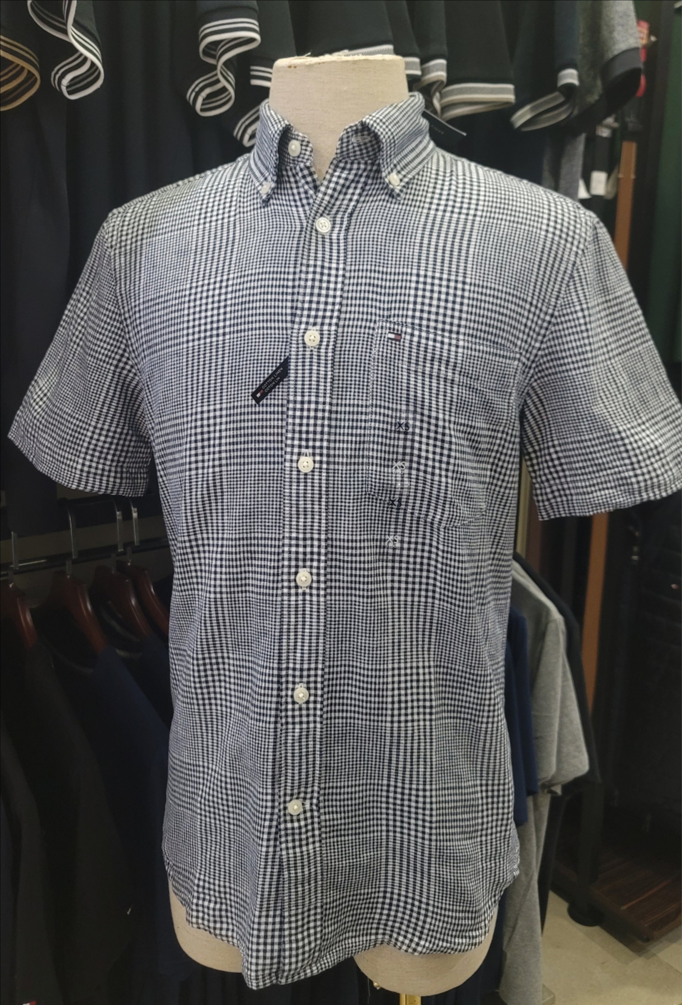 Sơ mi cộc tay Tommy caro đen trắng