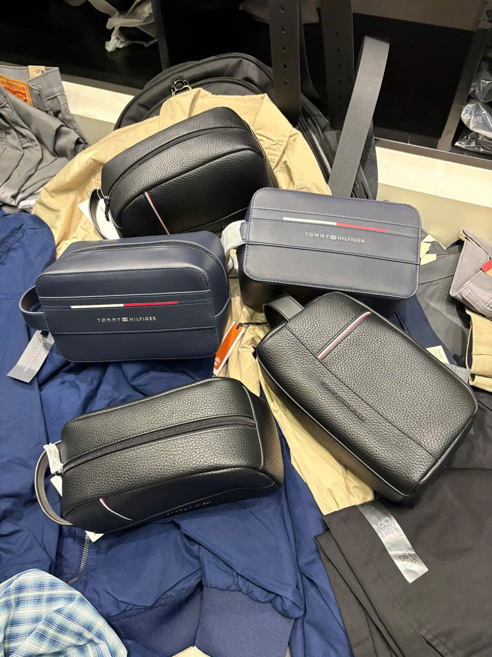 Túi pouch tommy da mềm