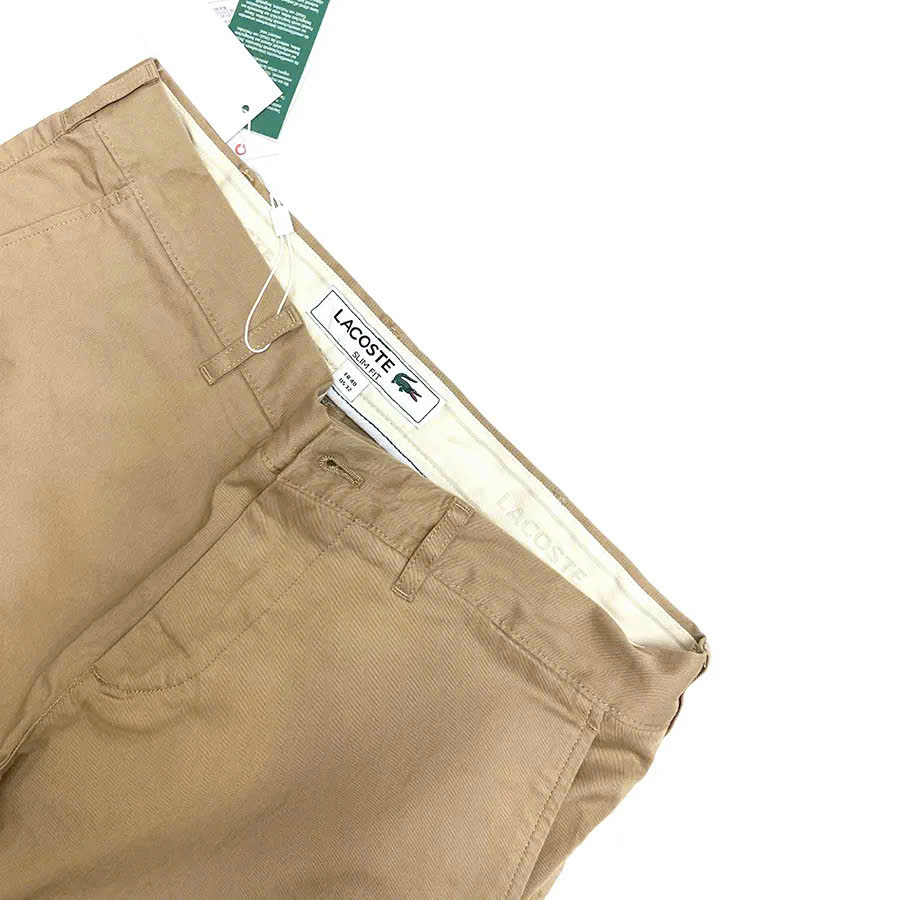 Khaki lacoste màu vàng