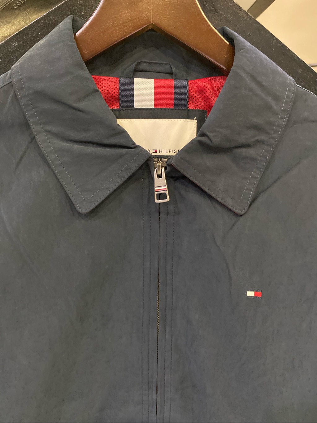 Khoác kaki tommy navy lót lưới