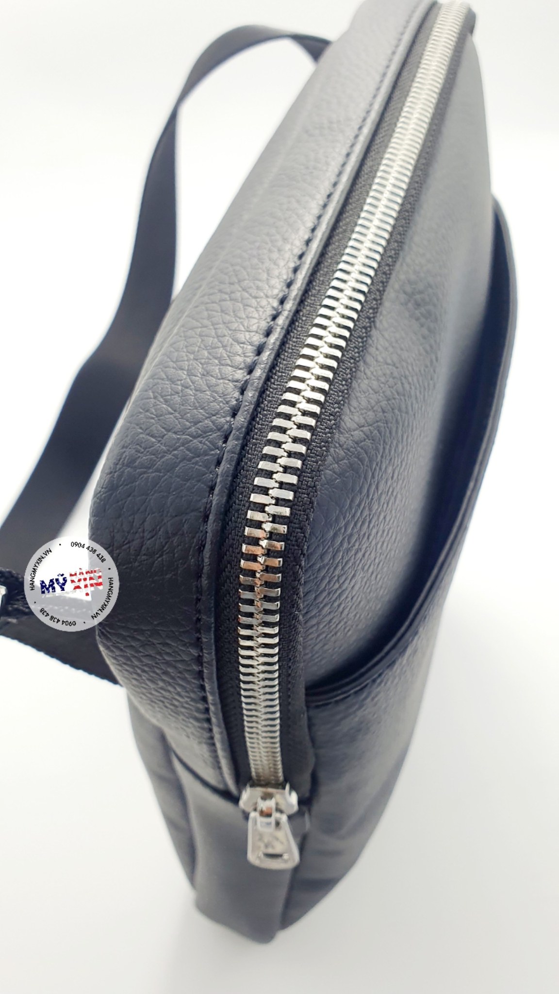 Túi Lacoste Gael Coated Canvas Slim Bag - Màu đen