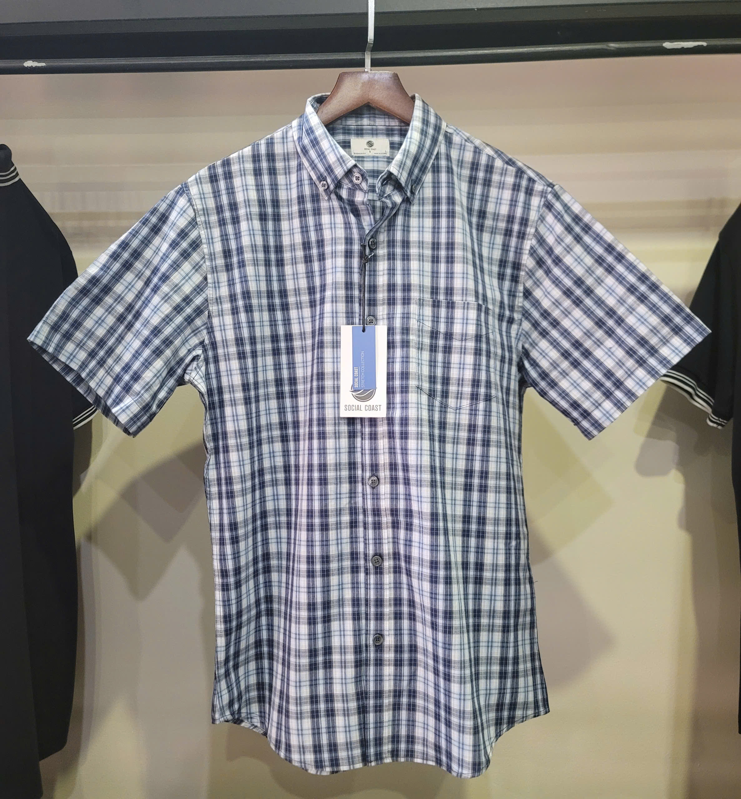 Sơ mi cộc tay Social Coast Men's Stretch Plaid Button Down - White / Navy-Blue-Steel Blue