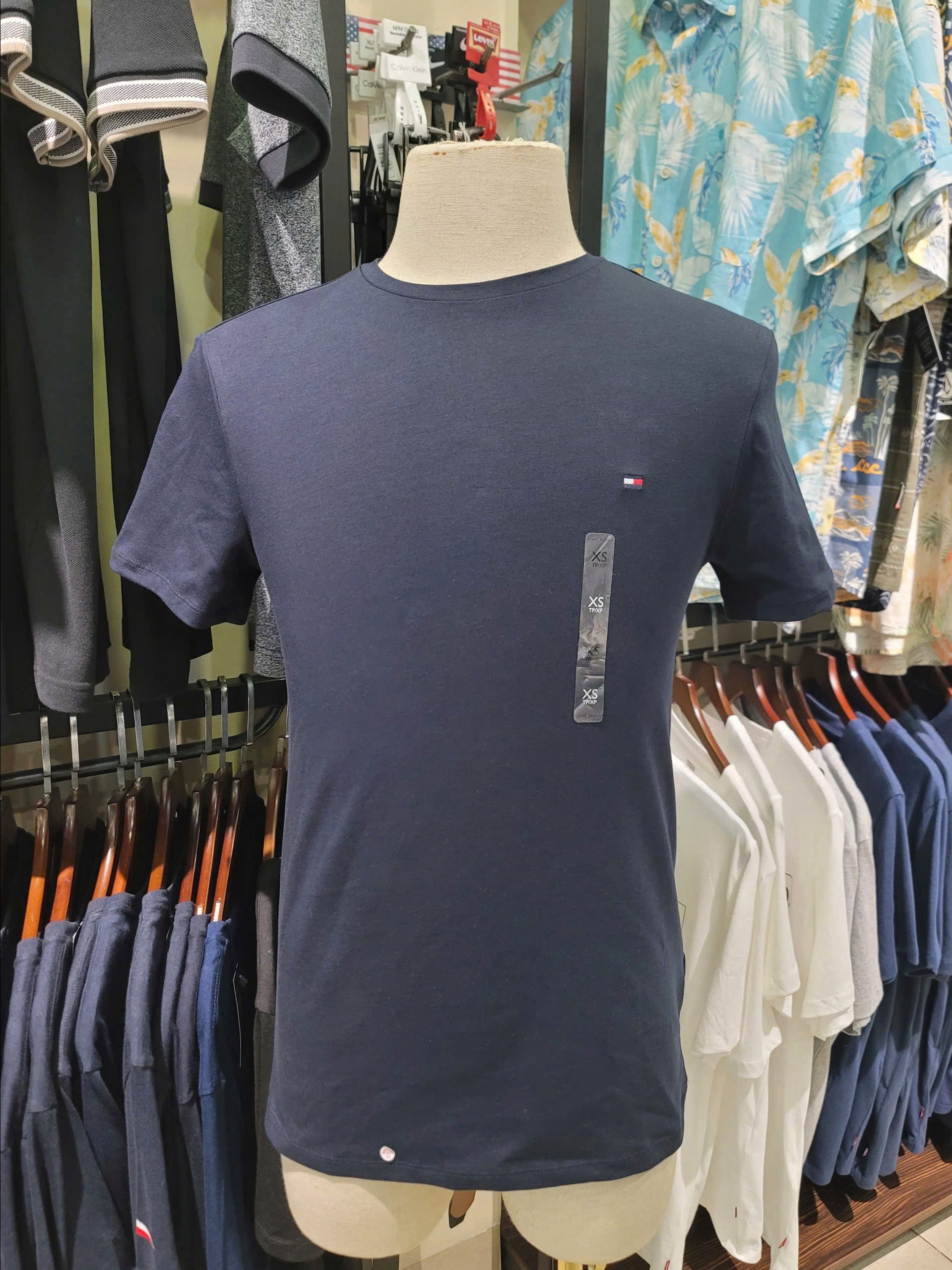 Thun Tommy navy trơn