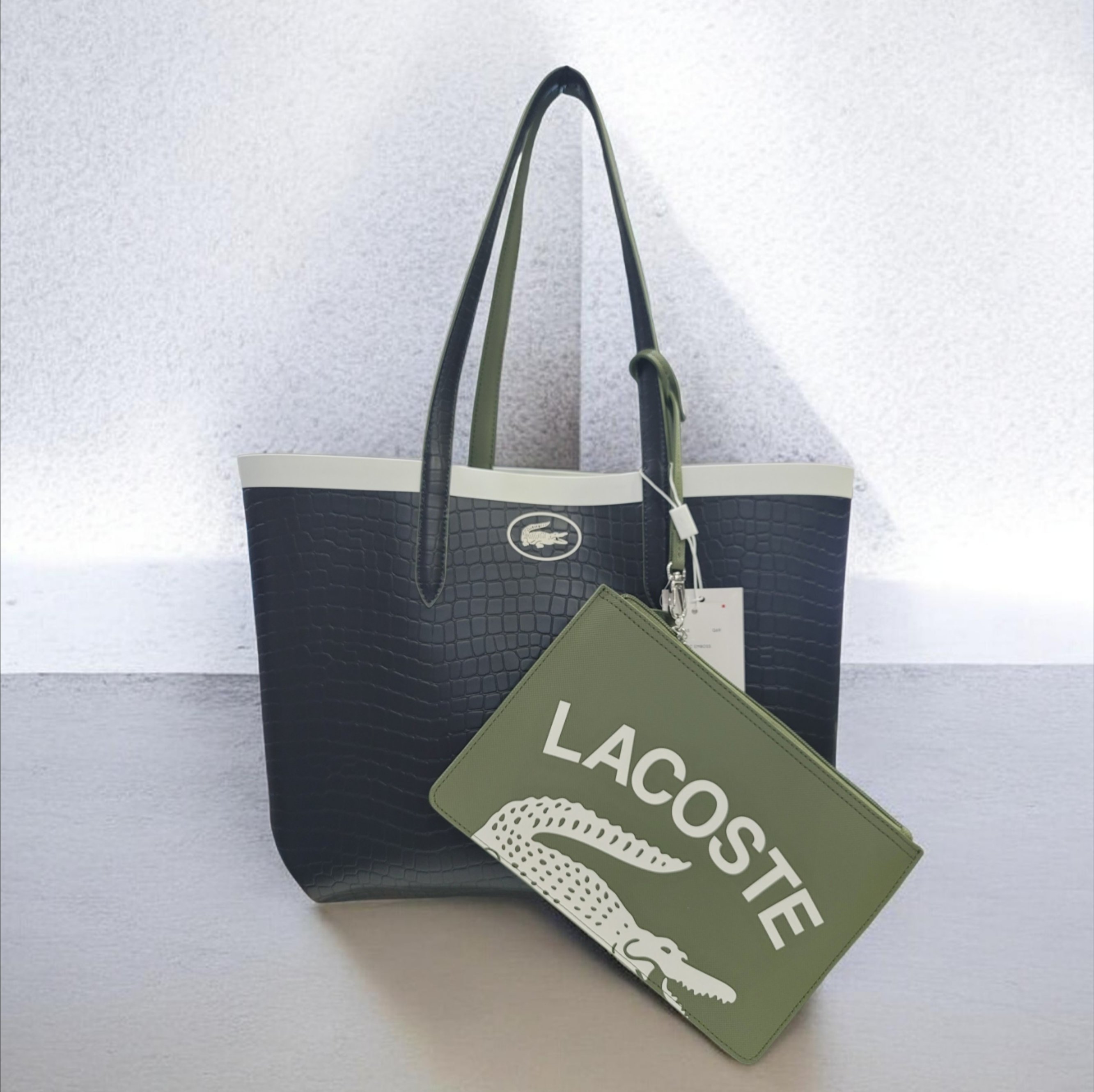 Túi nữ Lacoste 2 mặt xanh - đen