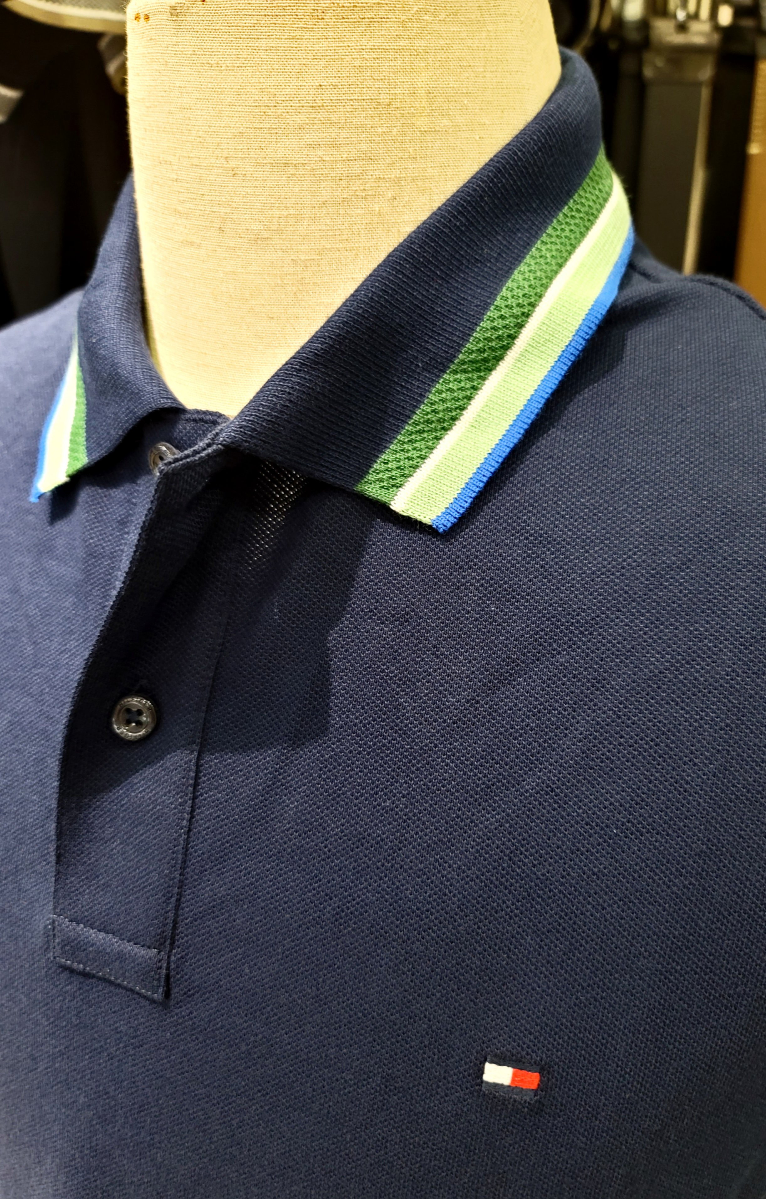 Polo Tommy Regular cổ xanh
