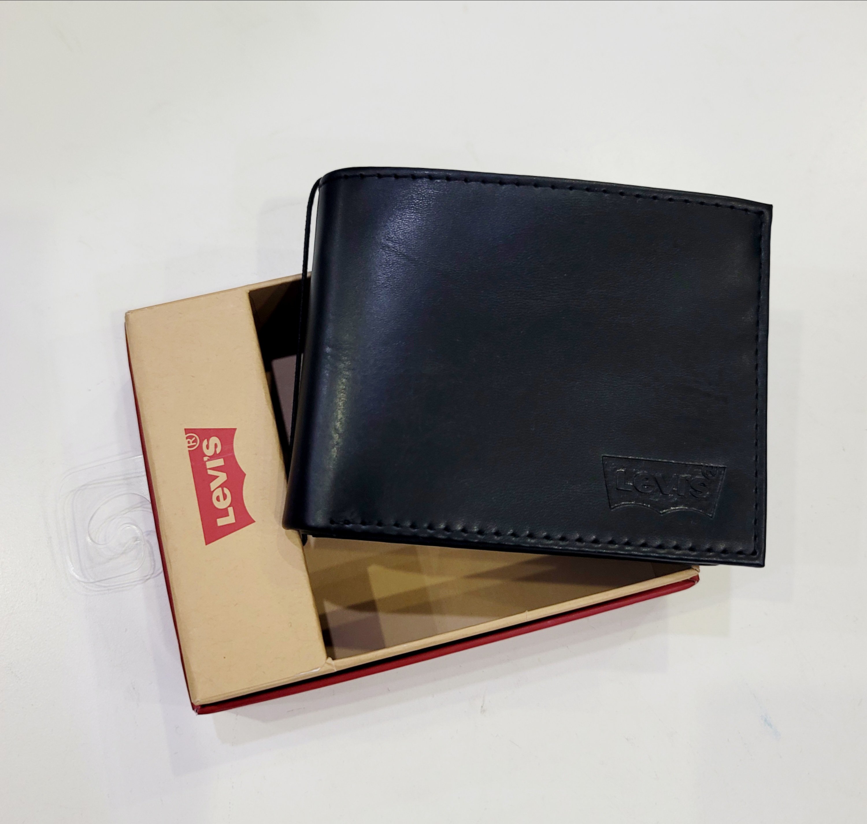 Ví Levi's đen trơn logo Levi's