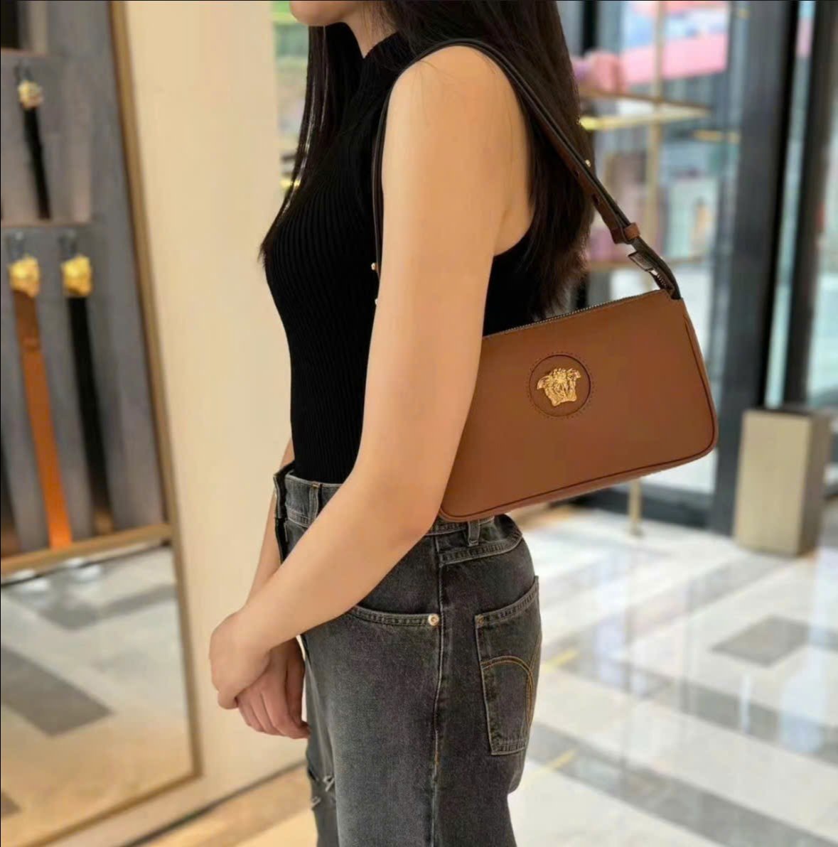 Túi đeo vai nữ Versace Vitello Shoulder Bag