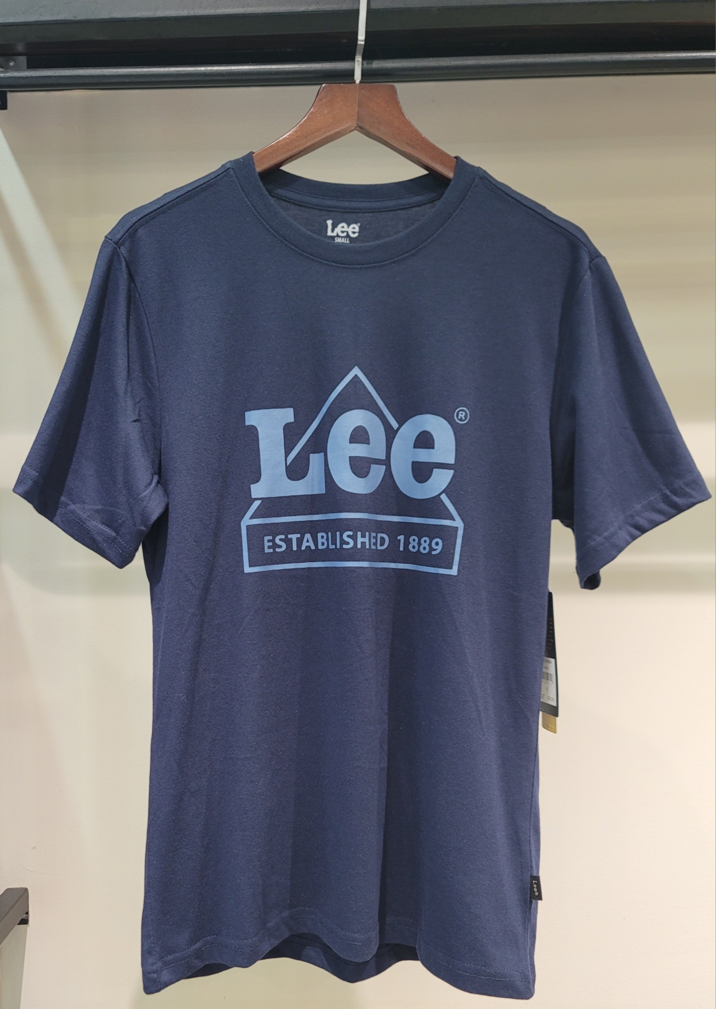 Thun Lee navy chữ Lee ngực