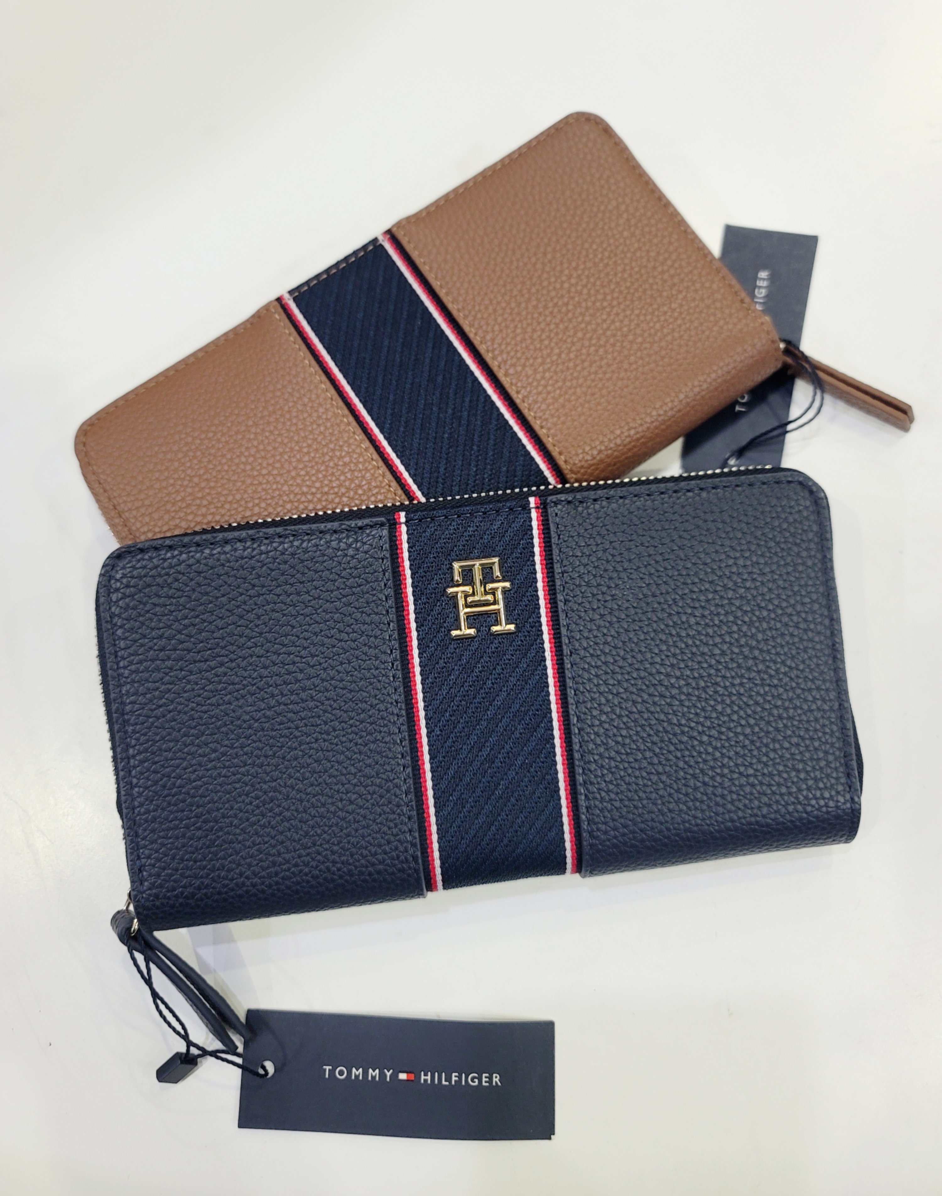 Ví Tommy Hilfiger nữ xanh Navy
