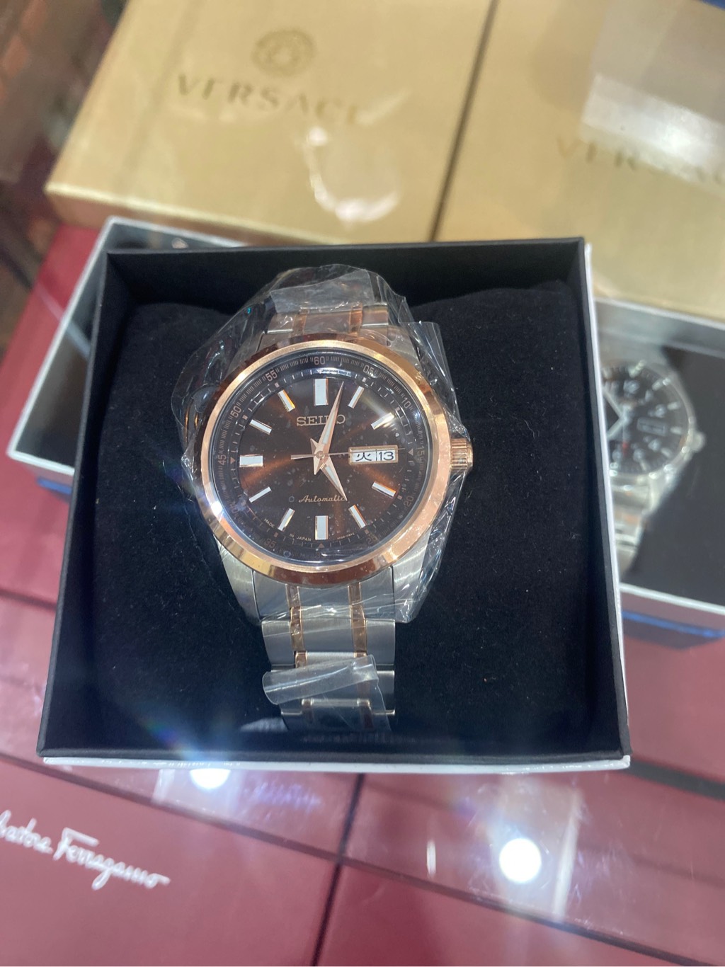 Đồng hồ nam Seiko Automatic SARV006 - Mặt đen viền vàng hồng