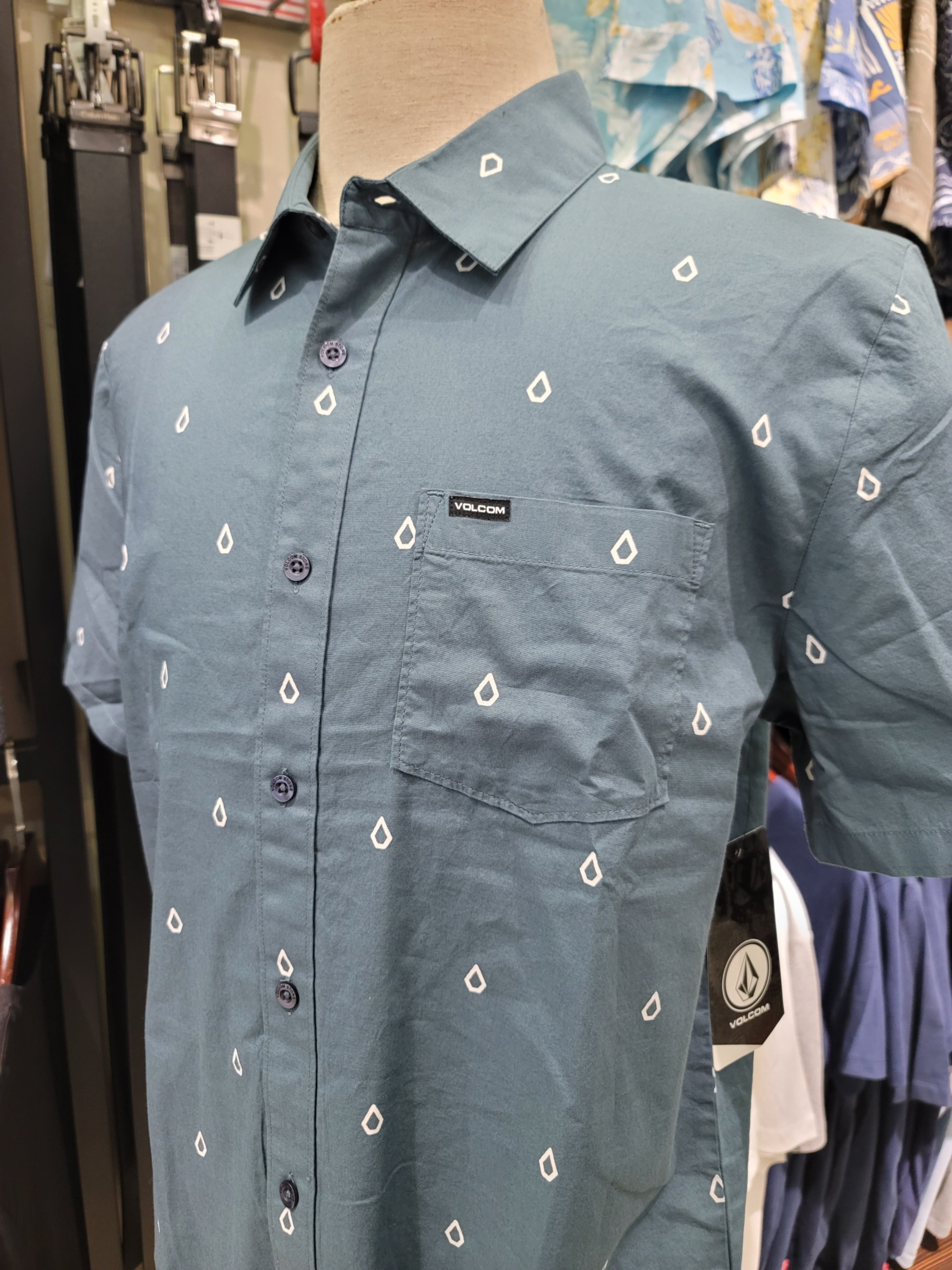 Sơ mi cộc tay Volcom xanh họa tiết giọt nước