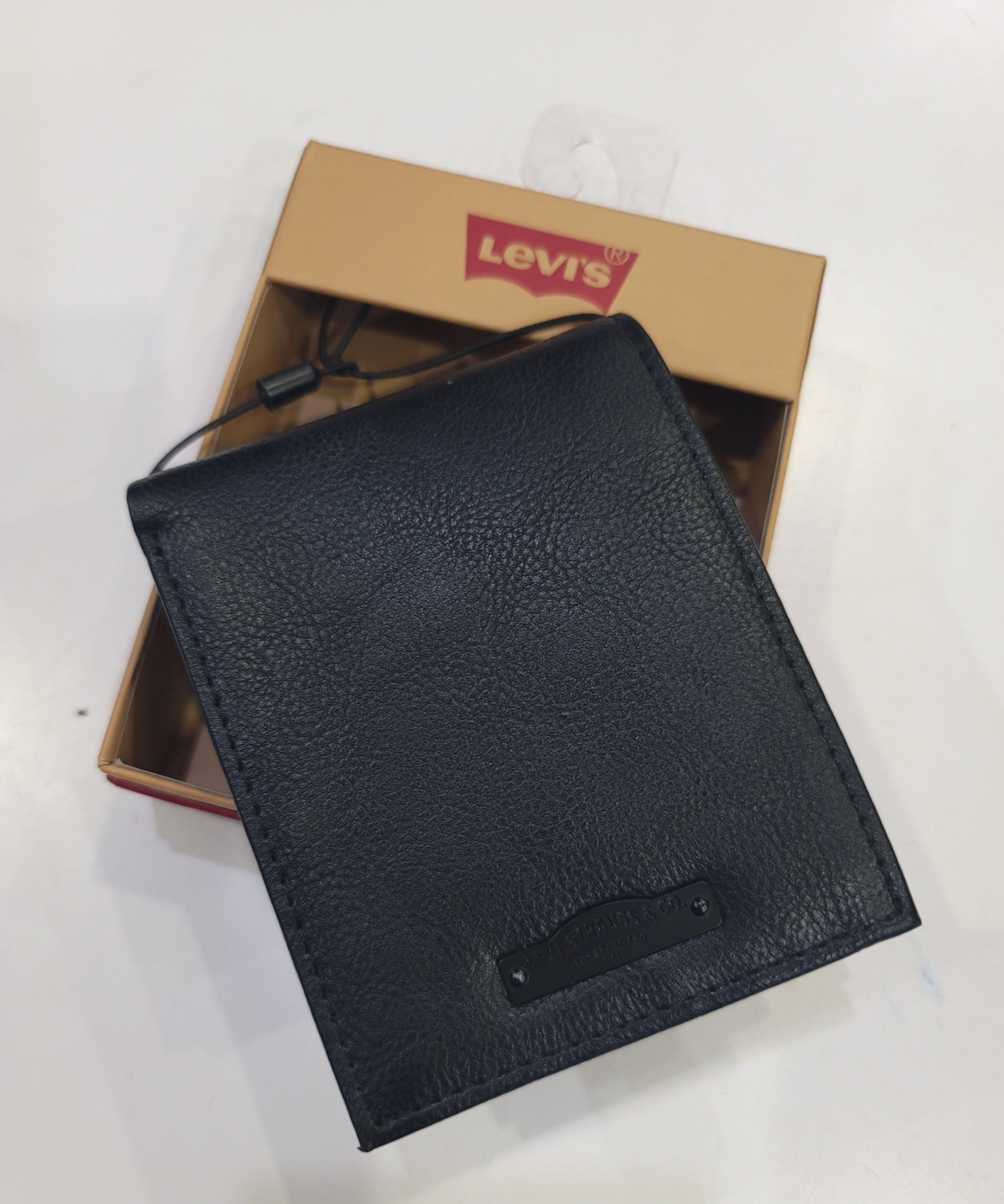 Ví Levis đen logo sắt