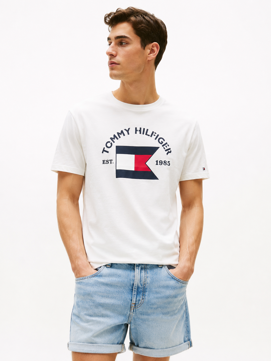 Thun Tommy trắng kem cờ Tommy